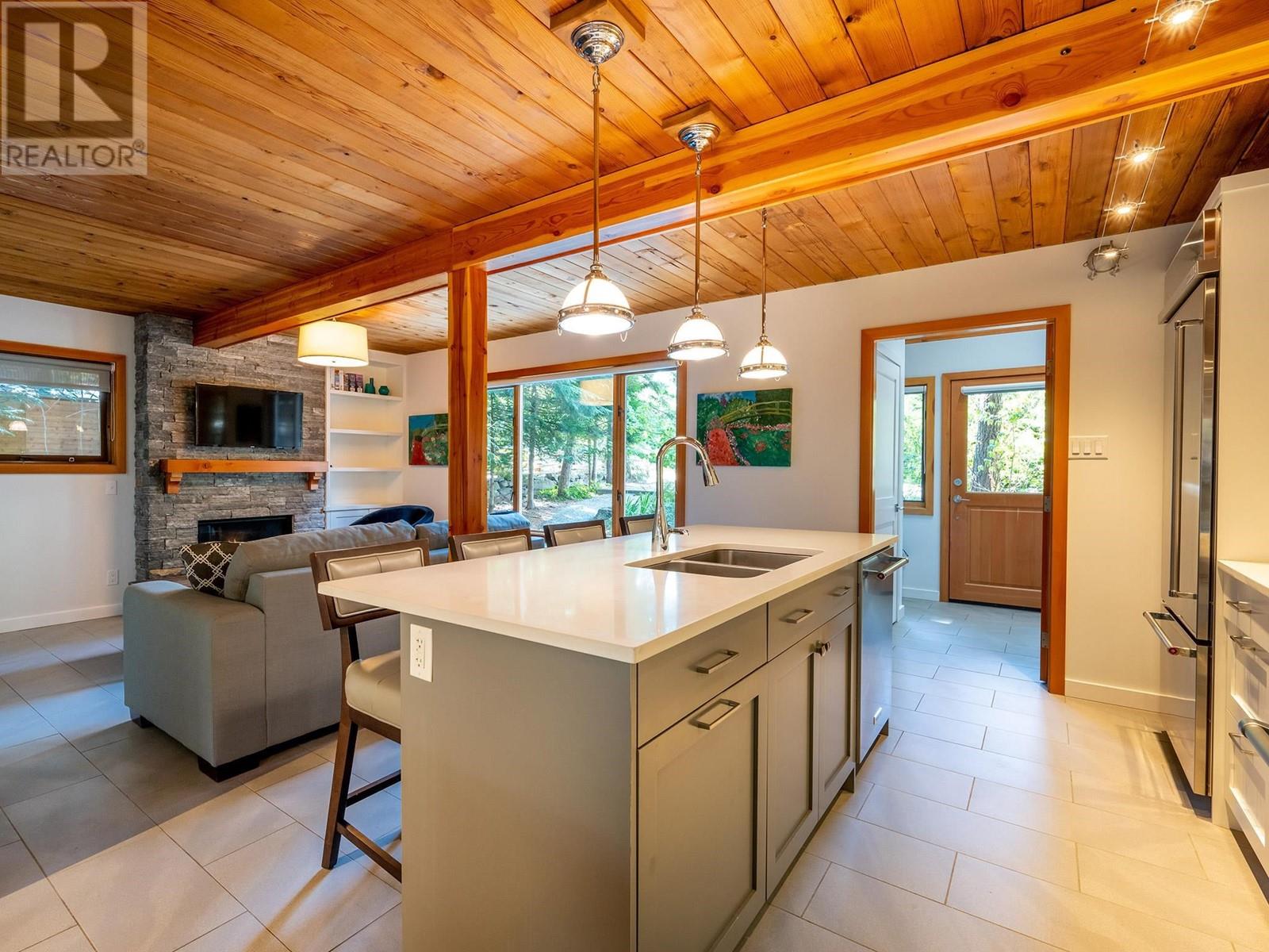 6626 Cedar Grove Lane, Whistler, British Columbia  V8E 0C5 - Photo 6 - R2809606