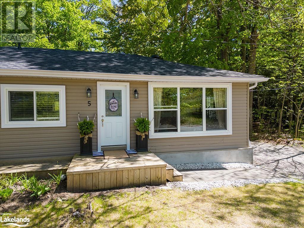 5 Bells Park Road, Wasaga Beach, Ontario  L9Z 2X2 - Photo 3 - 40473228