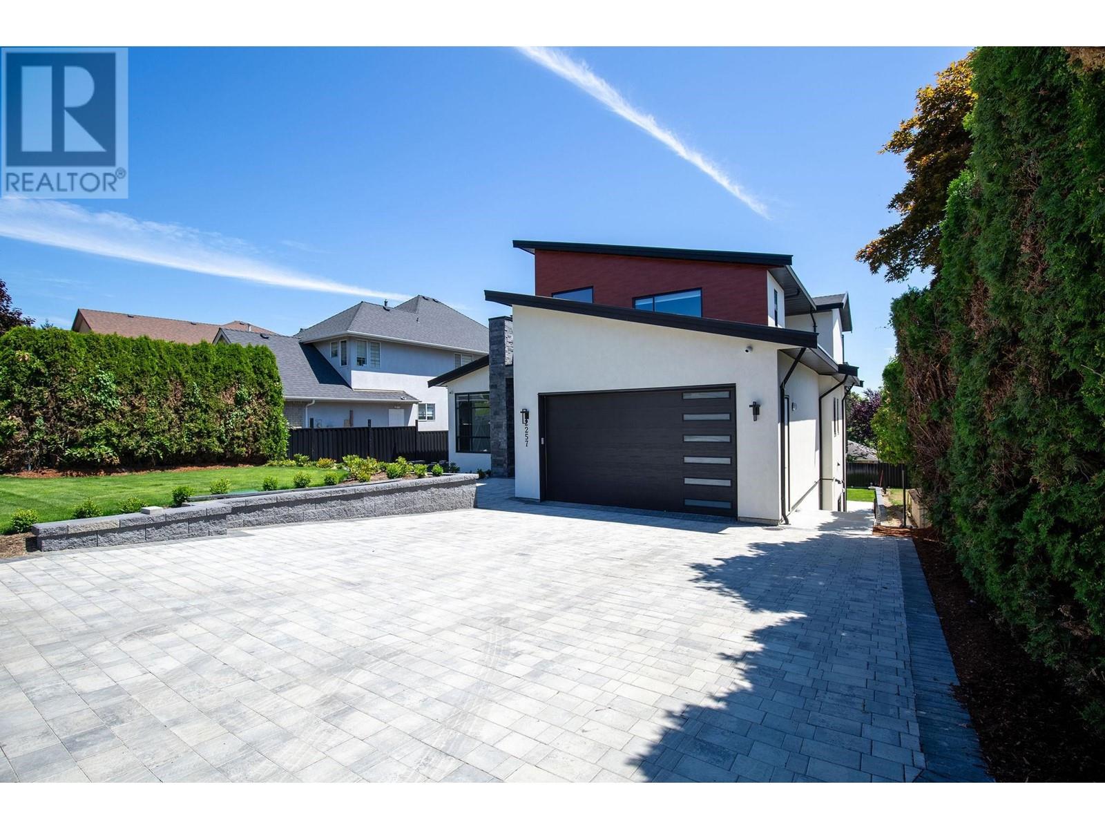 2257 Sicamous Avenue, Coquitlam, British Columbia  V3K 6R9 - Photo 2 - R2809691