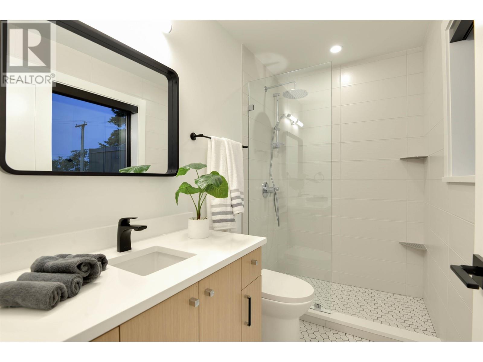 425 W Keith Road, North Vancouver, British Columbia  V7M 1M2 - Photo 10 - R2809705