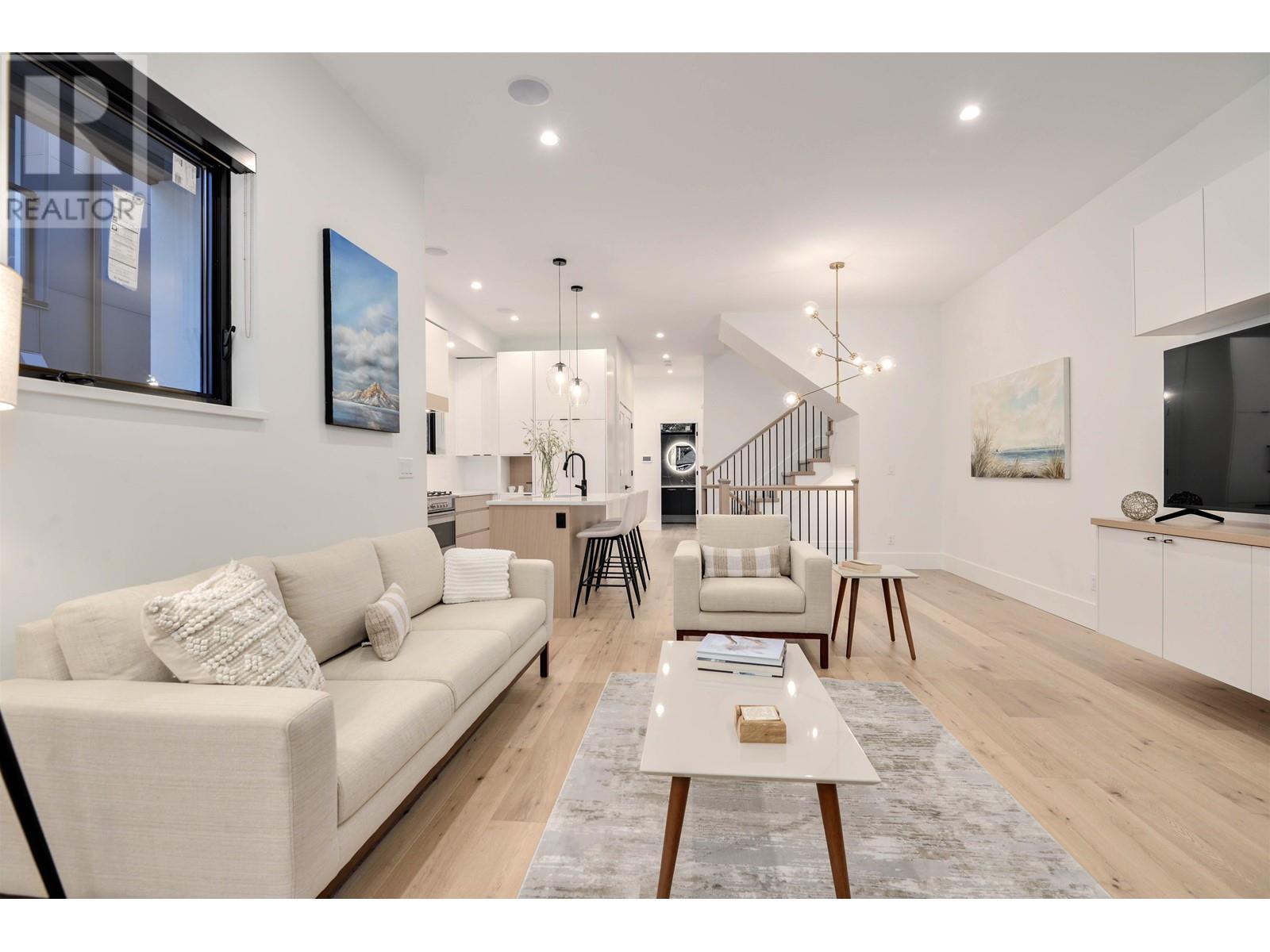 425 W Keith Road, North Vancouver, British Columbia  V7M 1M2 - Photo 5 - R2809705
