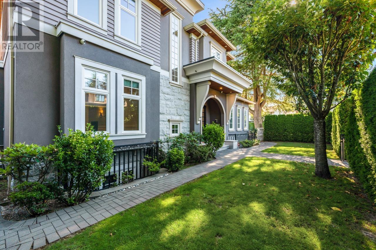 738 W 54th Avenue, Vancouver, British Columbia  V6P 1M4 - Photo 2 - R2808288