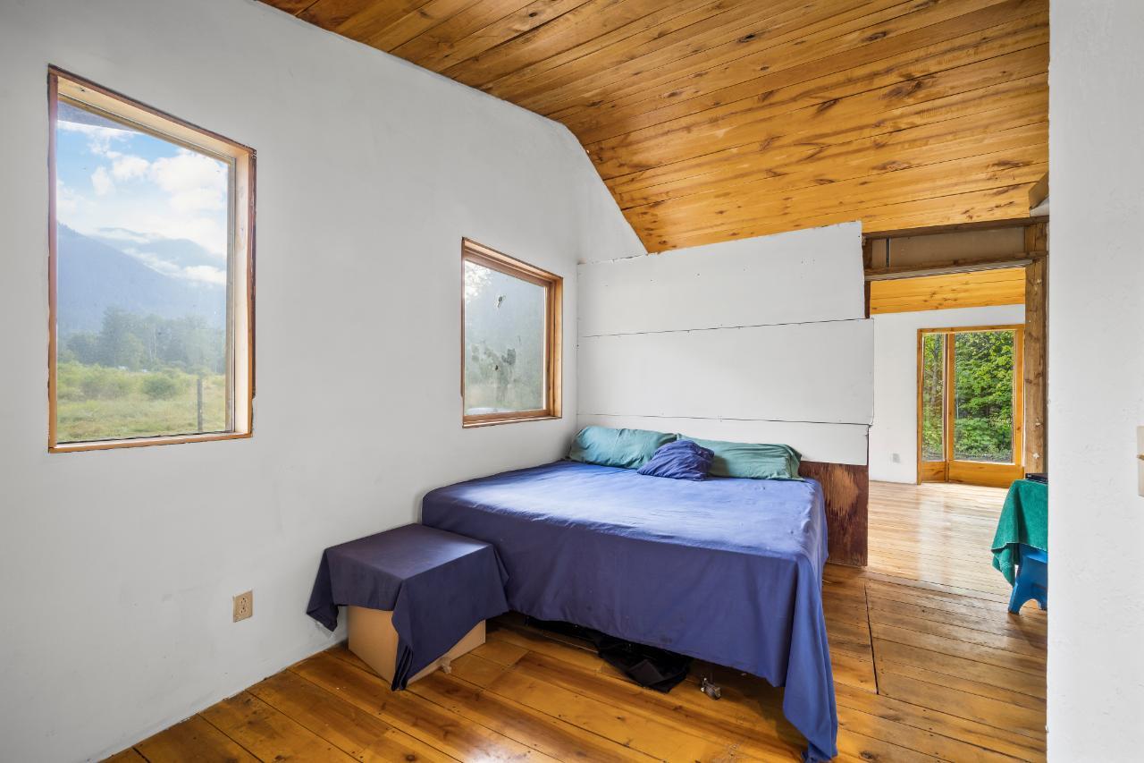 16465 Wadds Road, Crawford Bay, British Columbia  V0B 1E0 - Photo 17 - 2472922