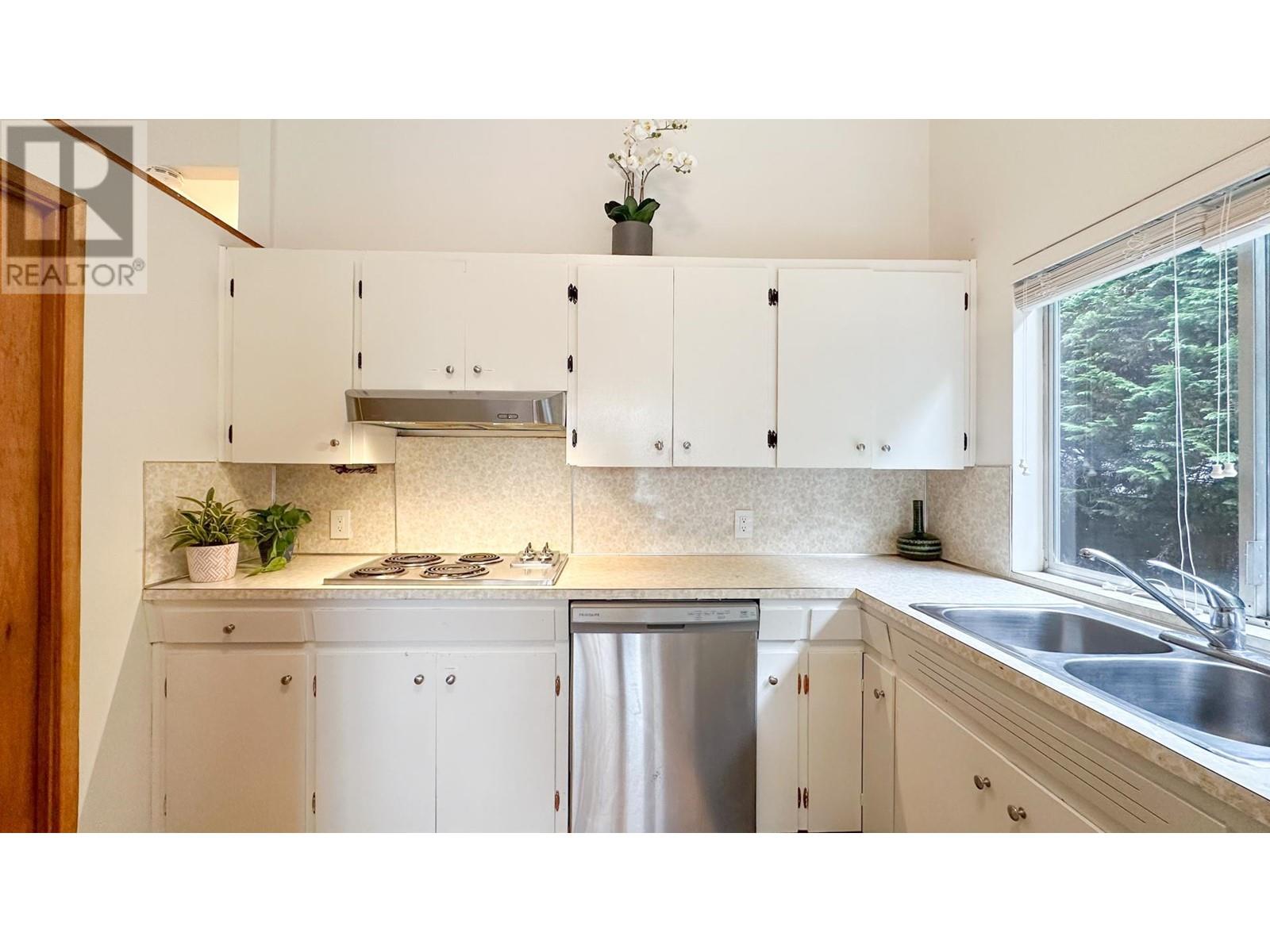 6451 Marine Drive, Burnaby, British Columbia  V3N 2Y5 - Photo 7 - R2809018