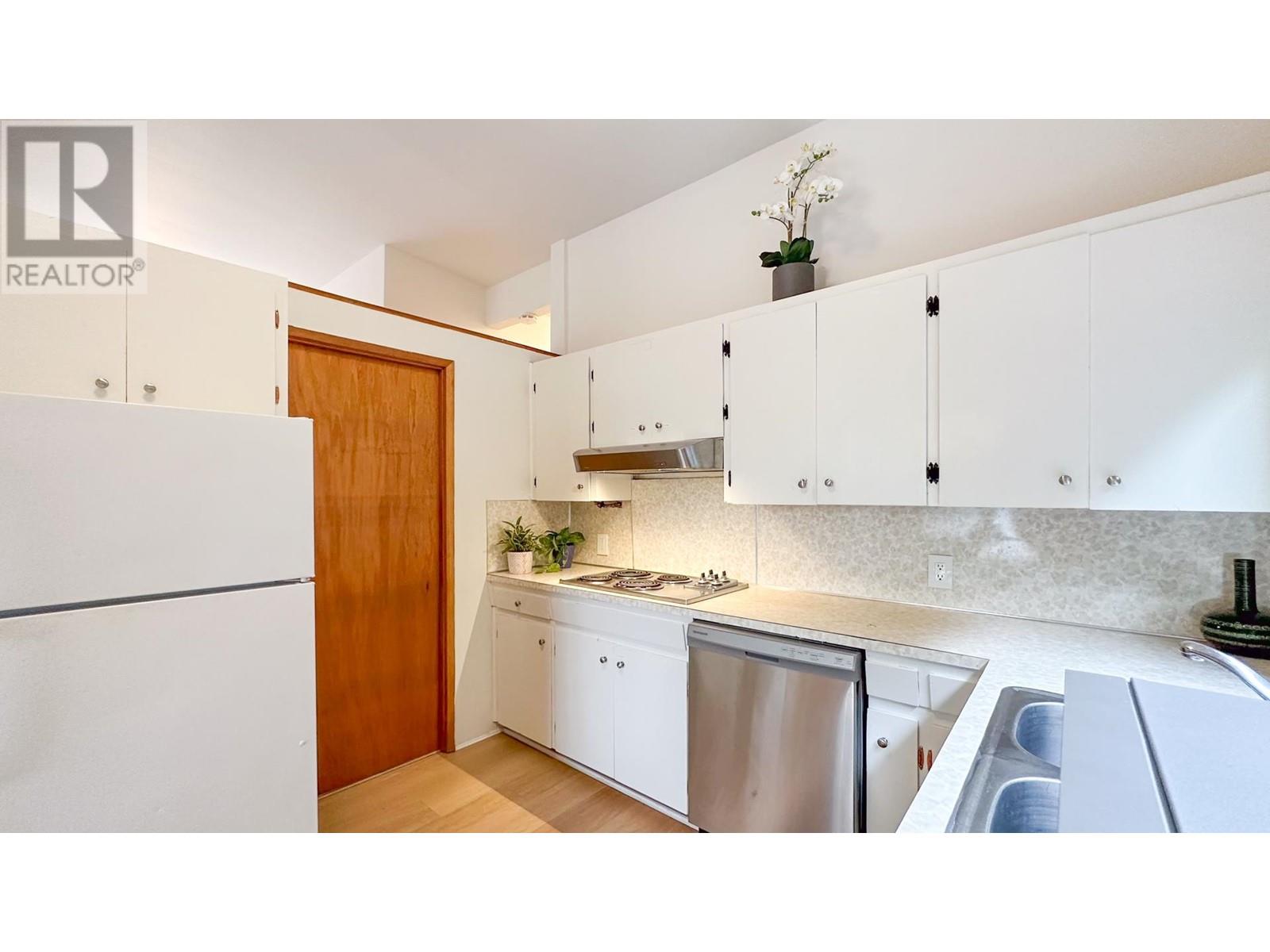 6451 Marine Drive, Burnaby, British Columbia  V3N 2Y5 - Photo 10 - R2809018