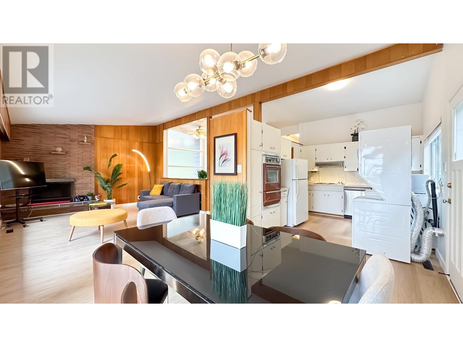 6451 Marine Drive, Burnaby, British Columbia  V3N 2Y5 - Photo 14 - R2809018