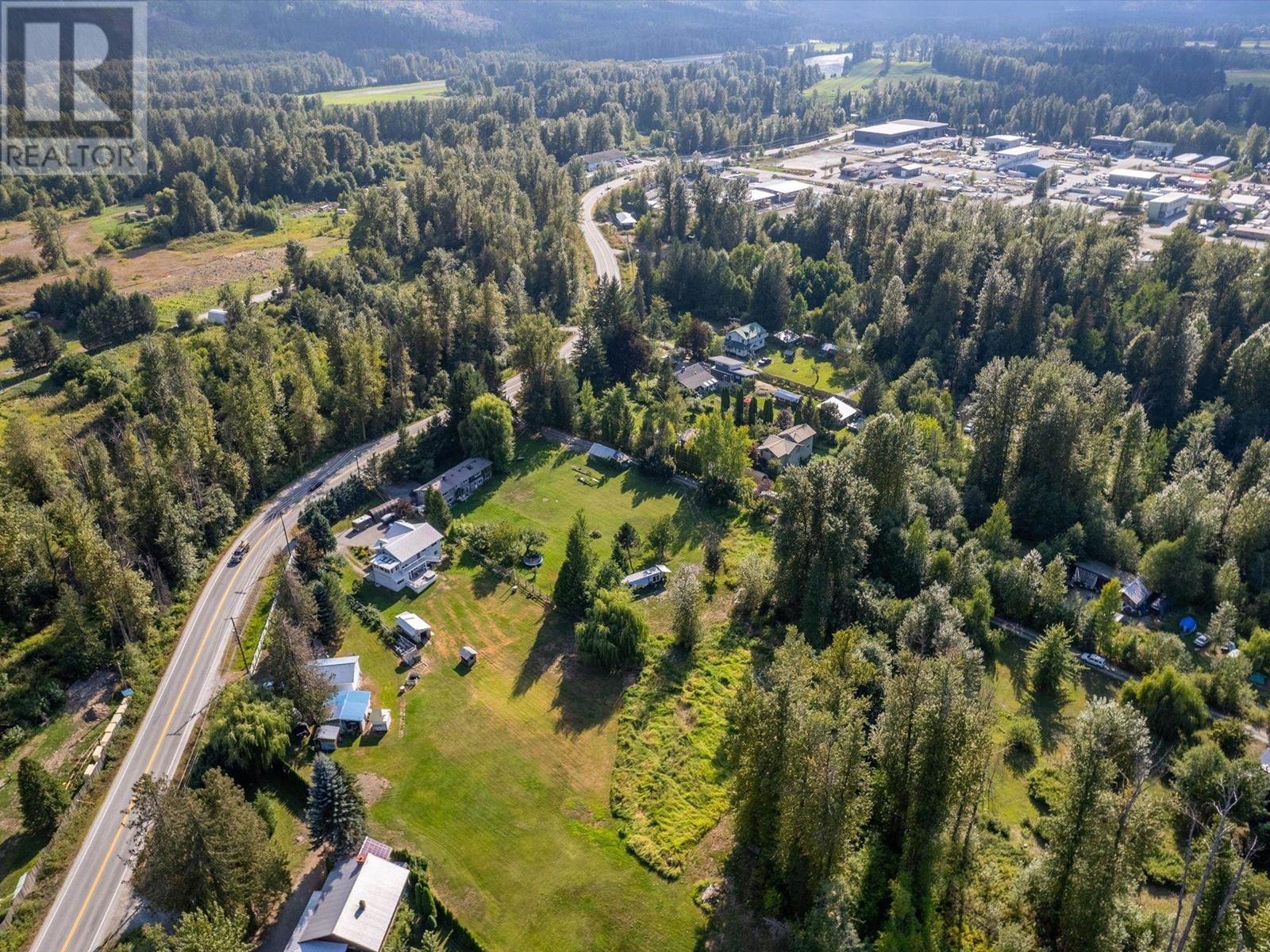 2003 Highway 99, Pemberton, British Columbia  V0N 2L1 - Photo 24 - R2809734