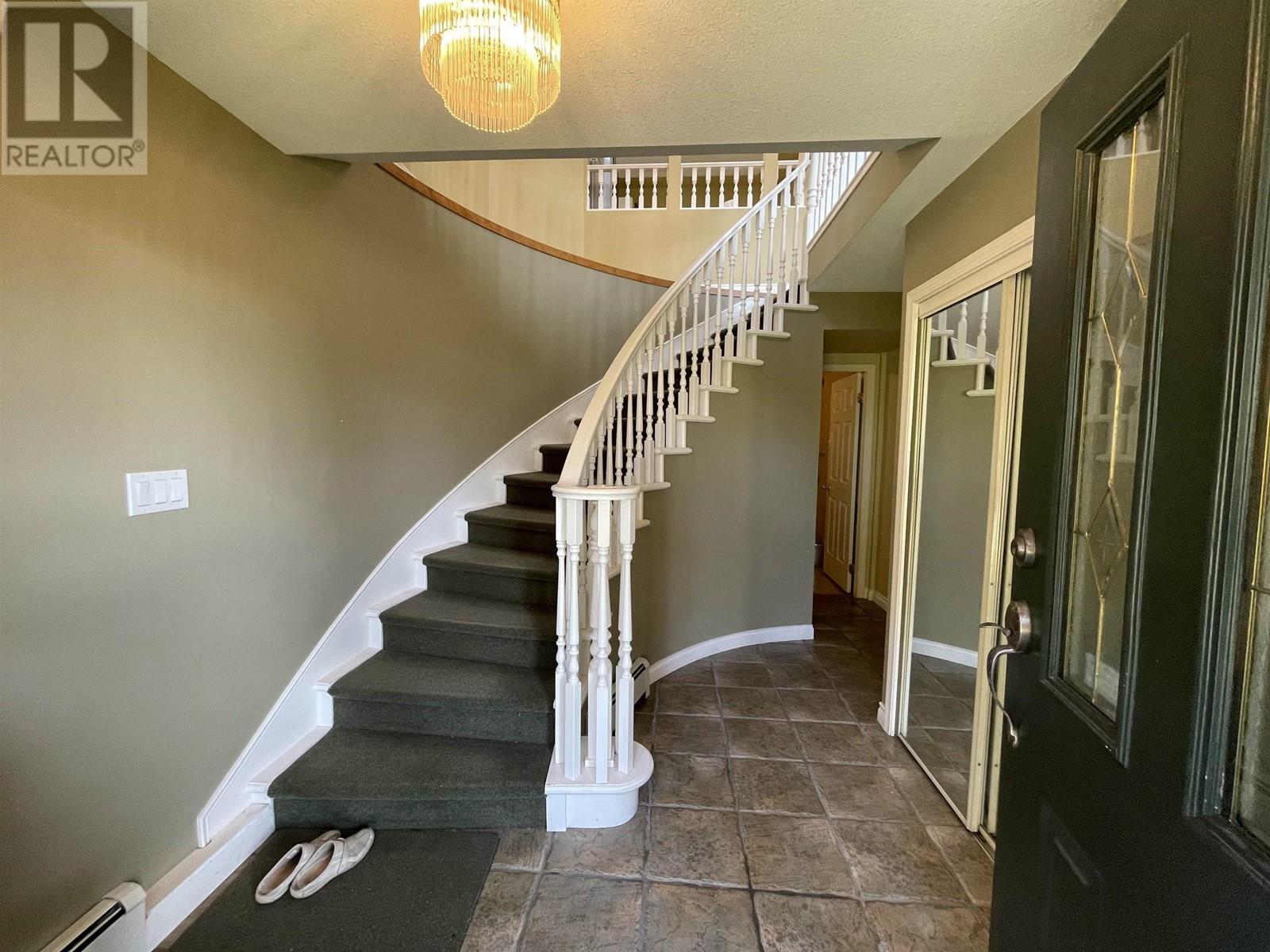 4816 Frances Street, Burnaby, British Columbia  V5C 2S4 - Photo 3 - R2809811