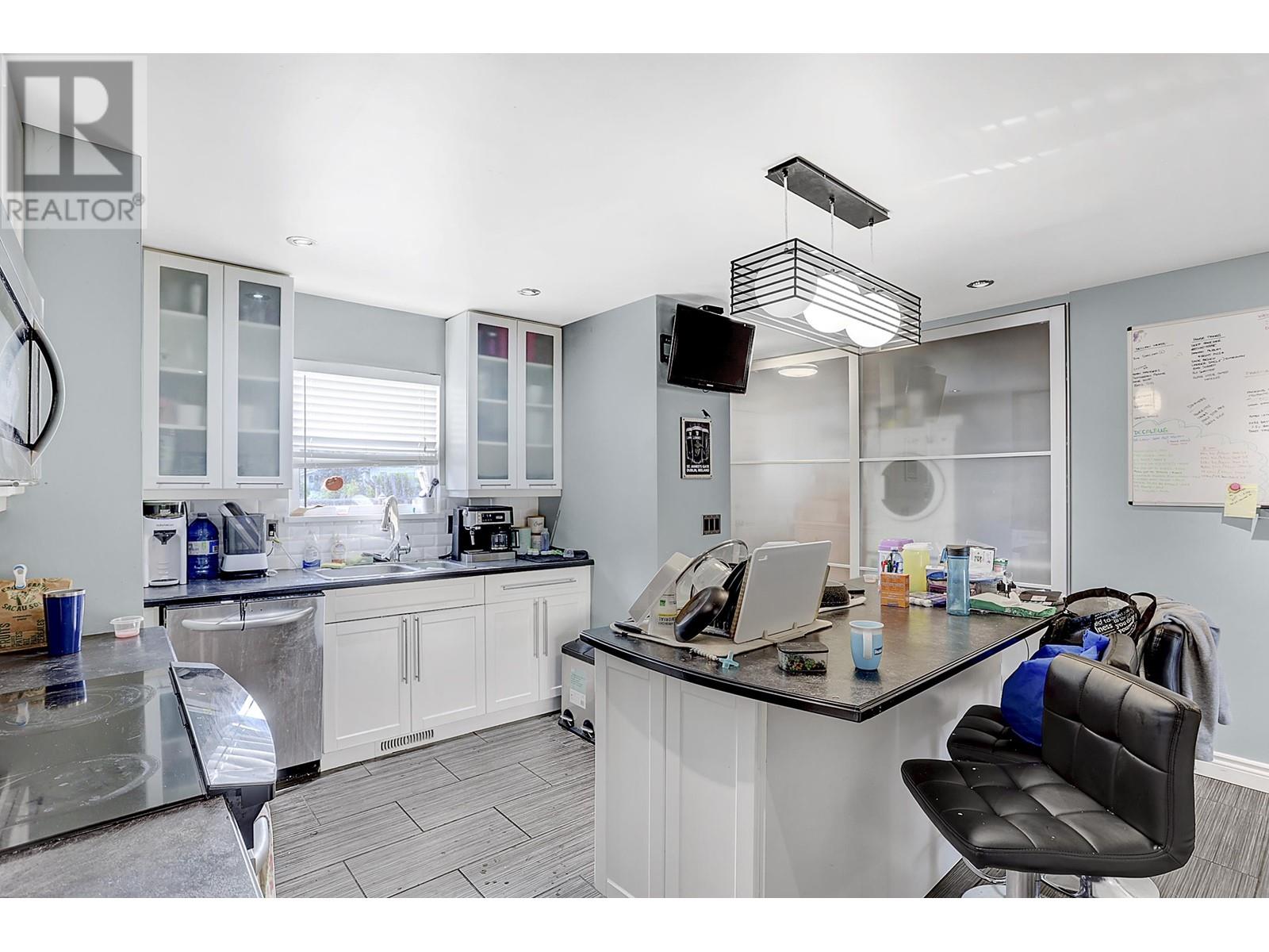 3369 Hastings Street, Port Coquitlam, British Columbia  V3B 4M8 - Photo 5 - R2809366