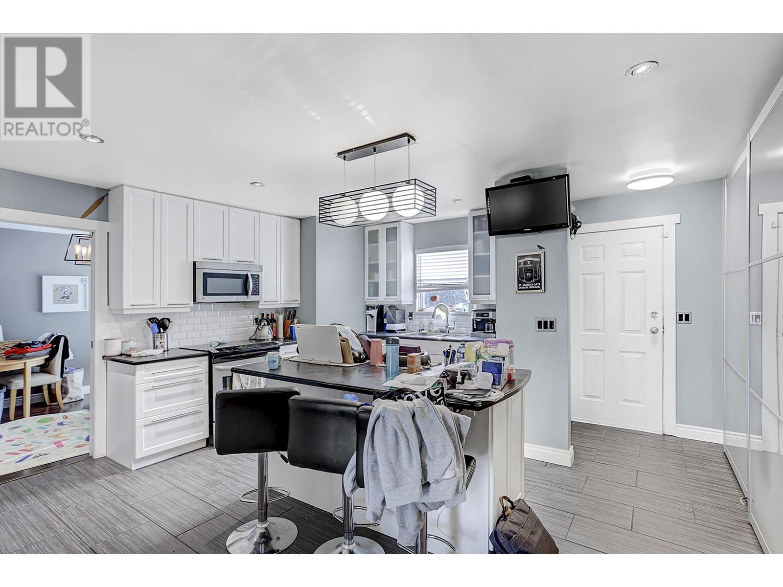 3369 Hastings Street, Port Coquitlam, British Columbia  V3B 4M8 - Photo 3 - R2809366