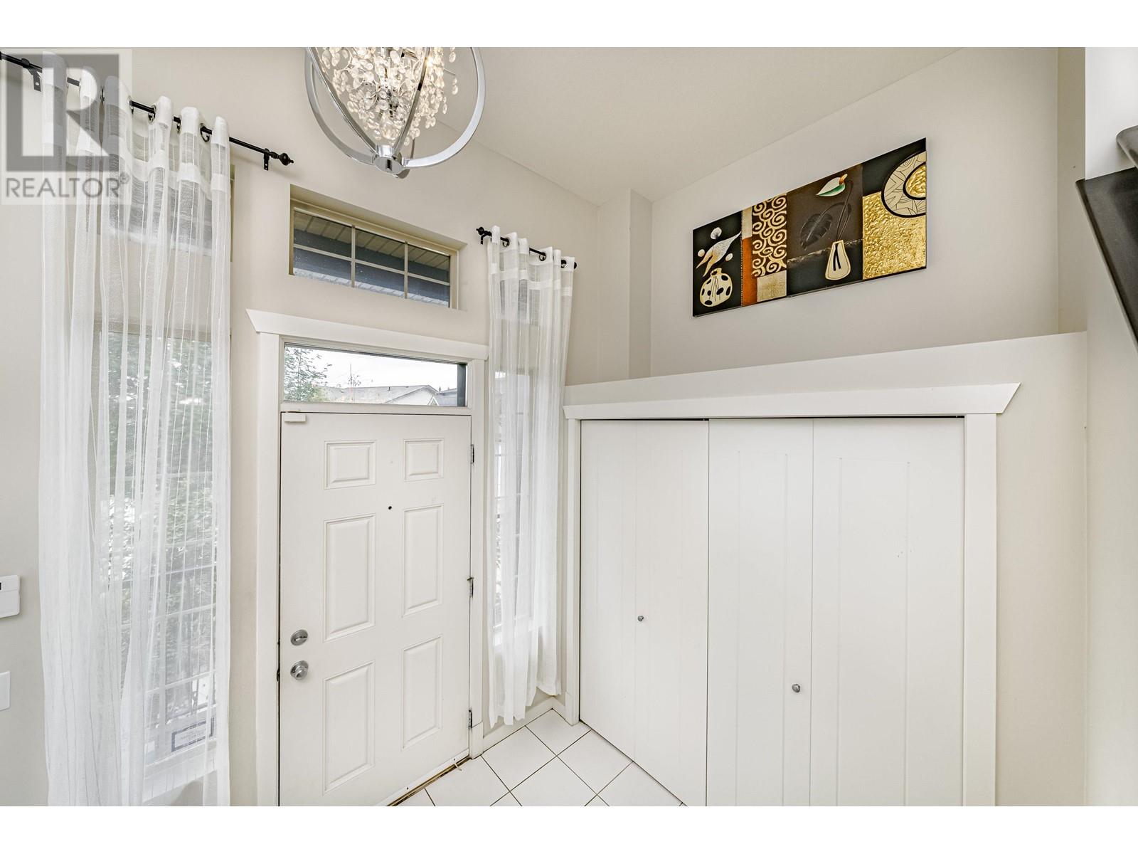 10715 Beecham Place, Maple Ridge, British Columbia  V2W 0E9 - Photo 5 - R2805568