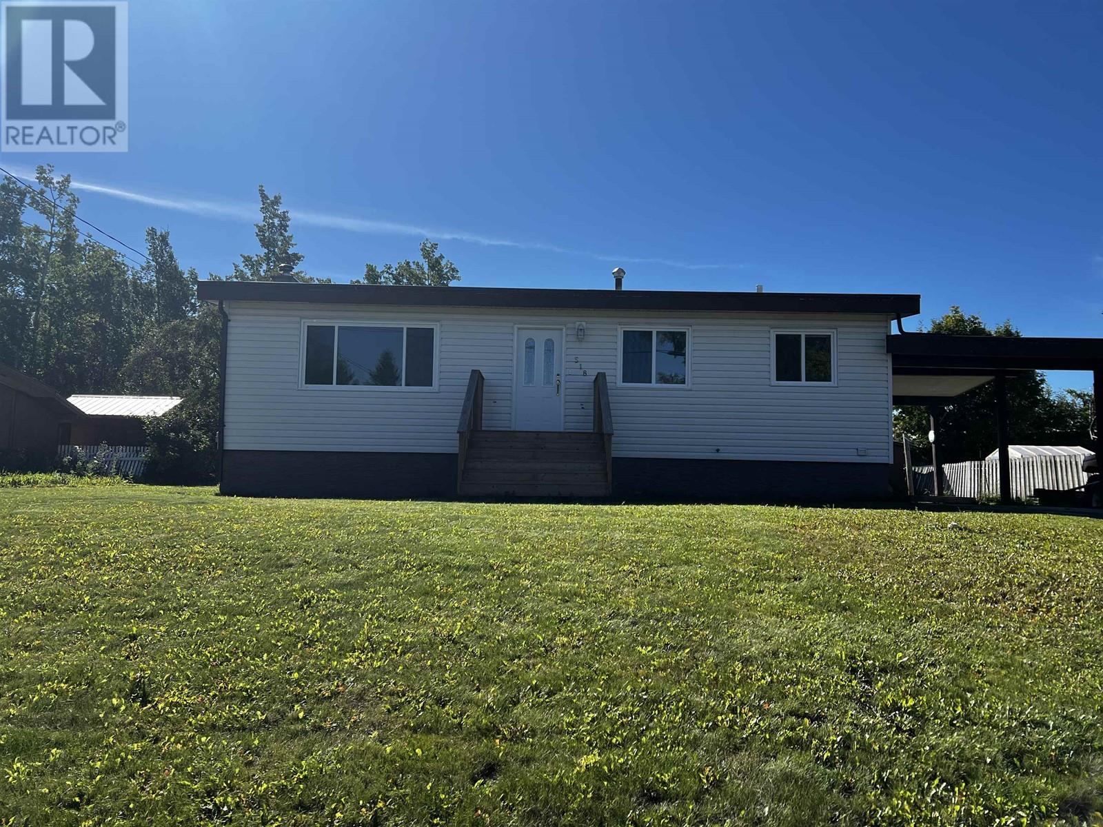 518 Tunasa Drive, Fraser Lake, British Columbia  V0J 1S0 - Photo 1 - R2809894