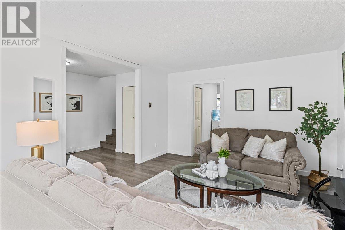 6922 Sperling Avenue, Burnaby, British Columbia  V5E 2W2 - Photo 3 - R2809944