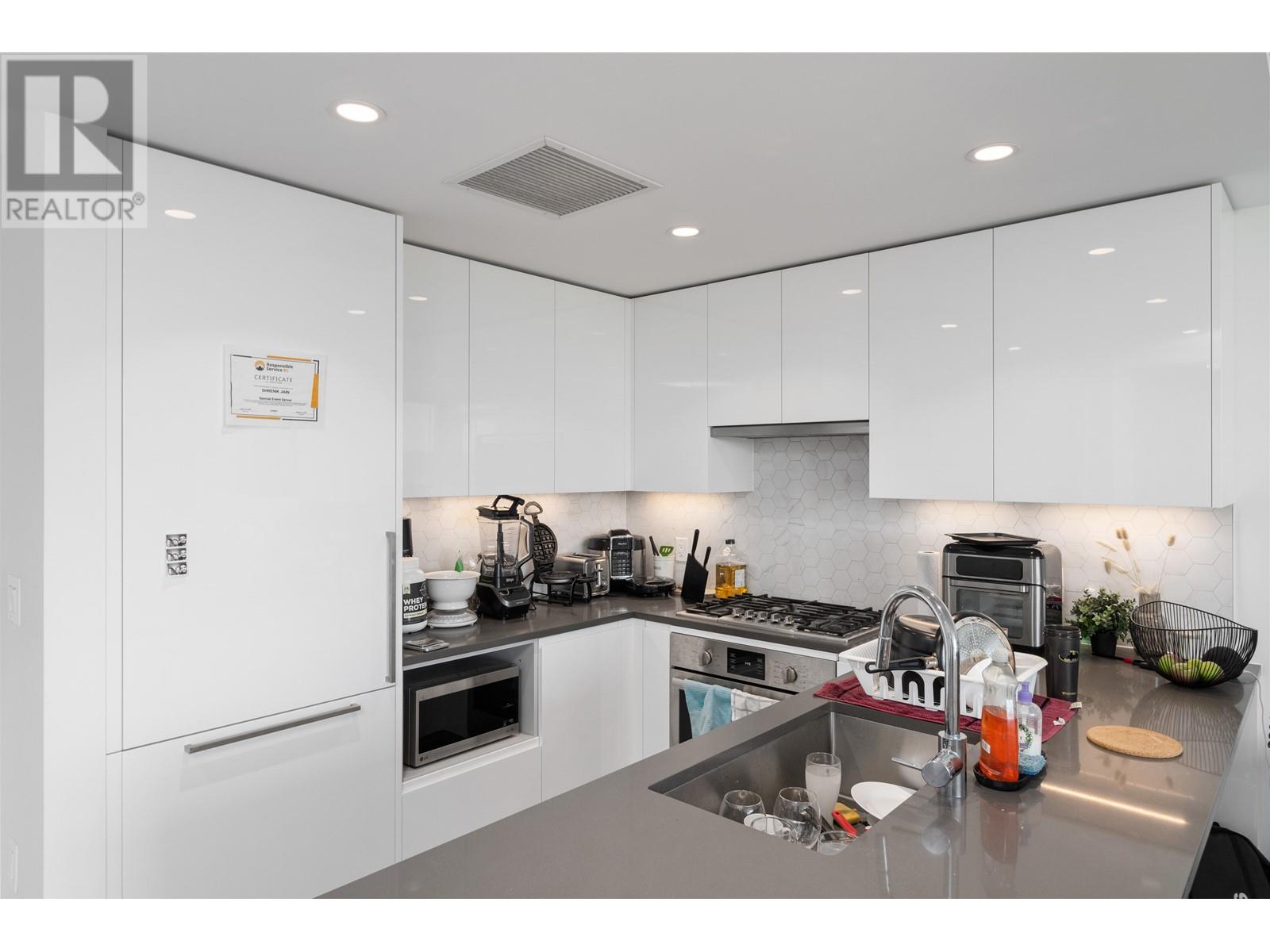 1804 8188 Fraser Street, Vancouver, British Columbia  V5X 0J8 - Photo 5 - R2810013