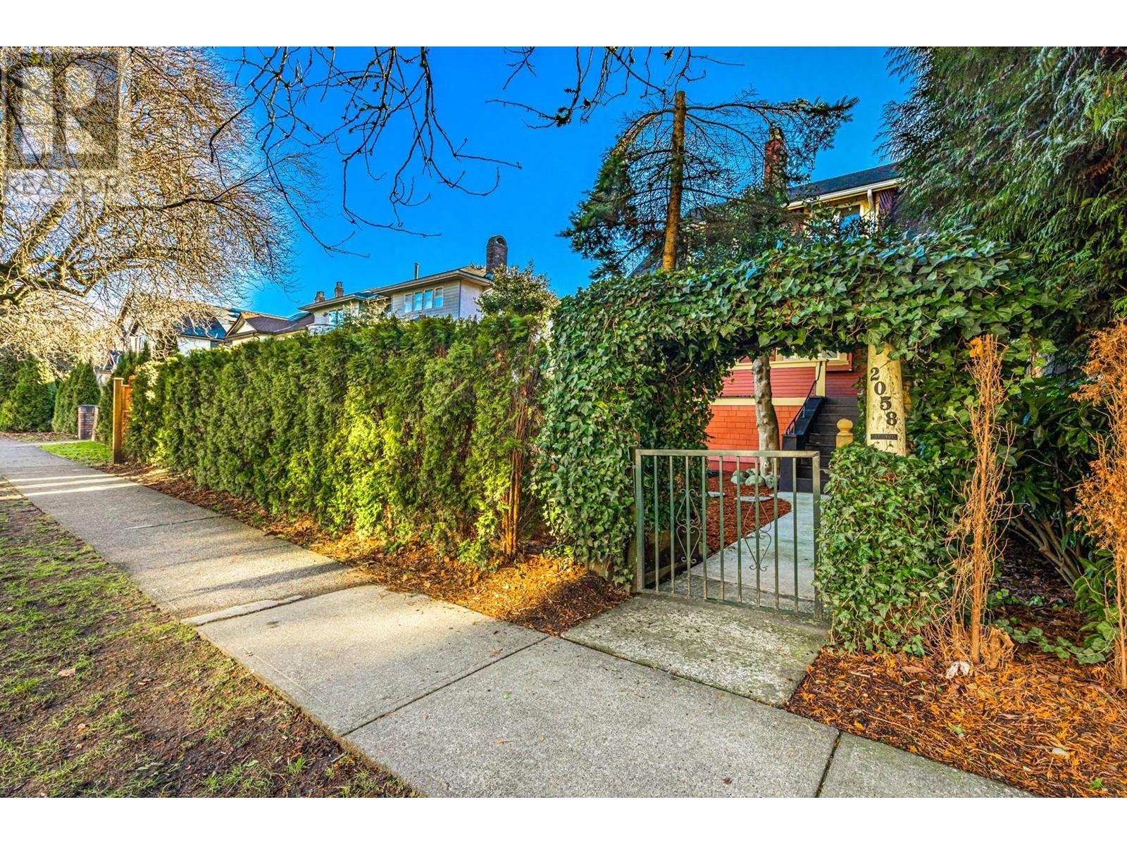 2058 W 42nd Avenue, Vancouver, British Columbia  V6M 2B3 - Photo 3 - R2804760