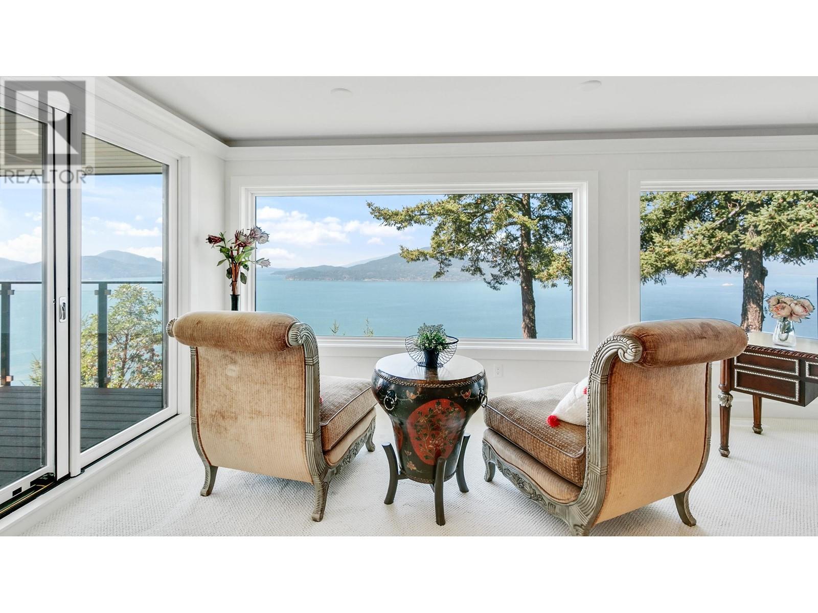 150 MOUNTAIN DRIVE, lions bay, British Columbia