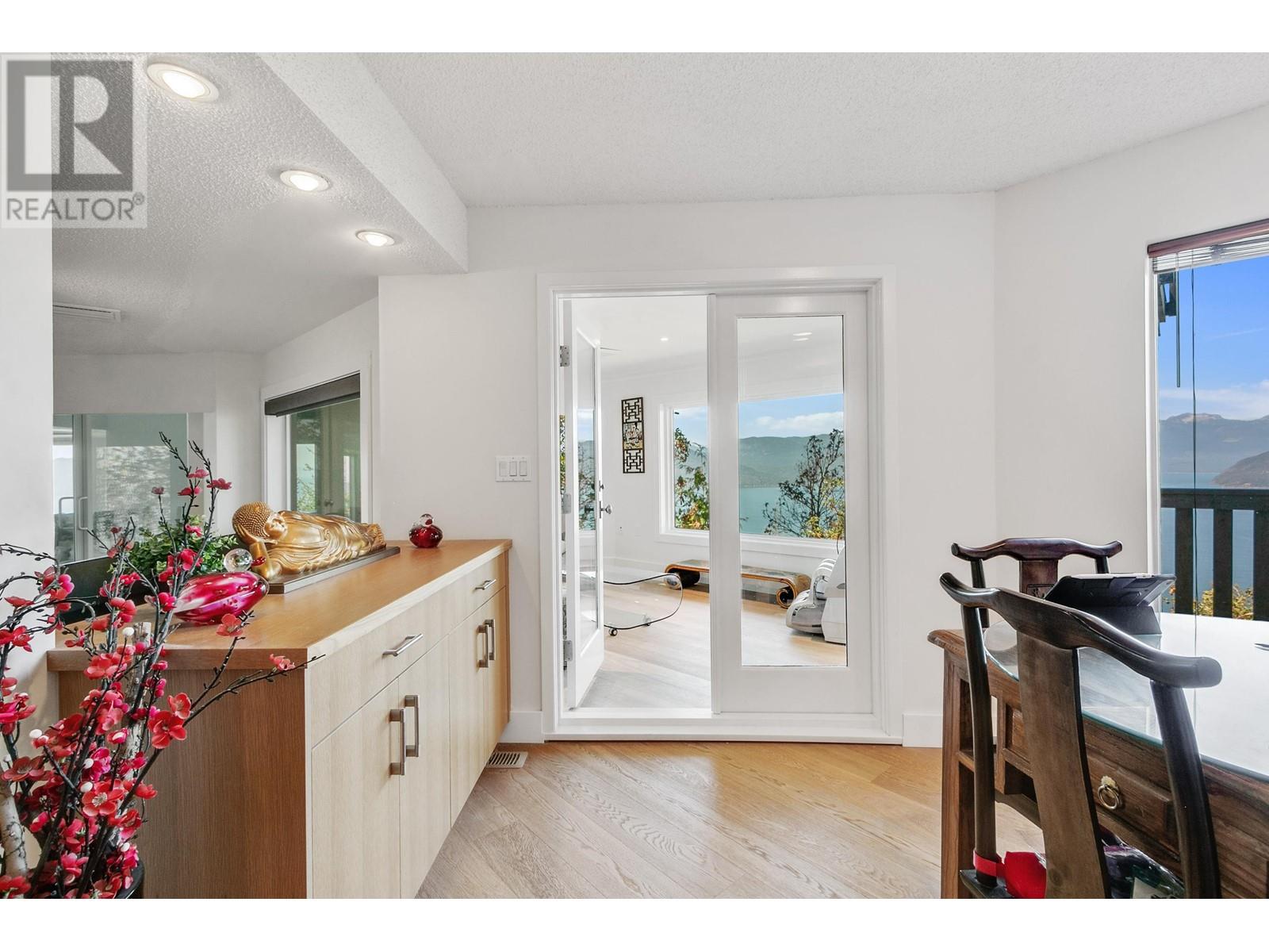 150 Mountain Drive, Lions Bay, British Columbia  V7C 2E2 - Photo 24 - R2809072