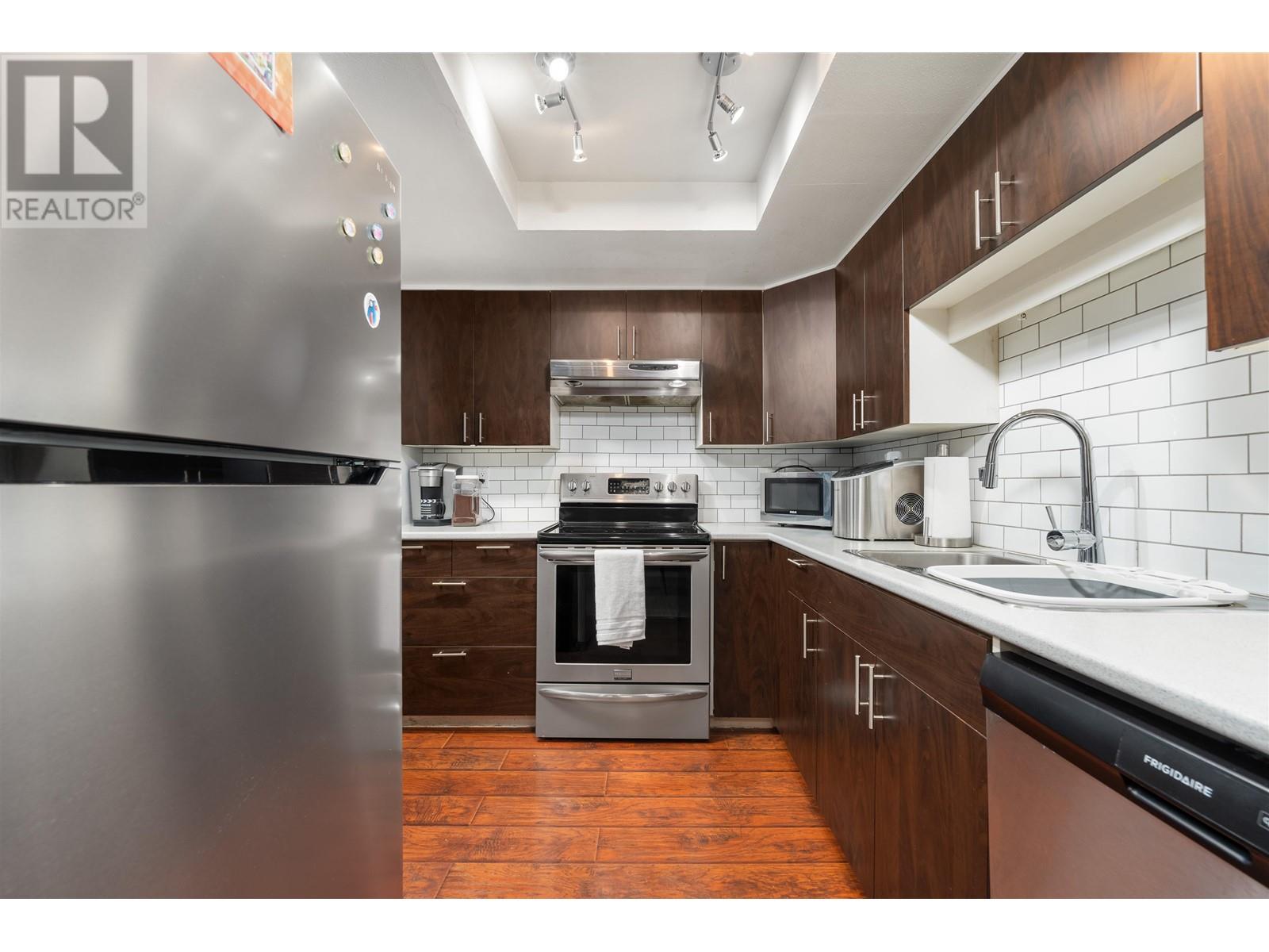 312 2915 Glen Drive, Coquitlam, British Columbia  V3B 7H8 - Photo 3 - R2810197
