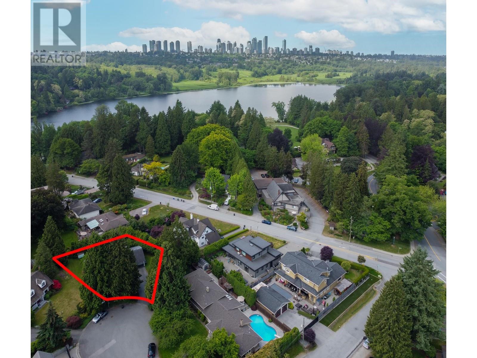 Listing Picture 9 of 15 : 7651 CLAYTON COURT, Burnaby / 本拿比 - 魯藝地產 Yvonne Lu Group - MLS Medallion Club Member