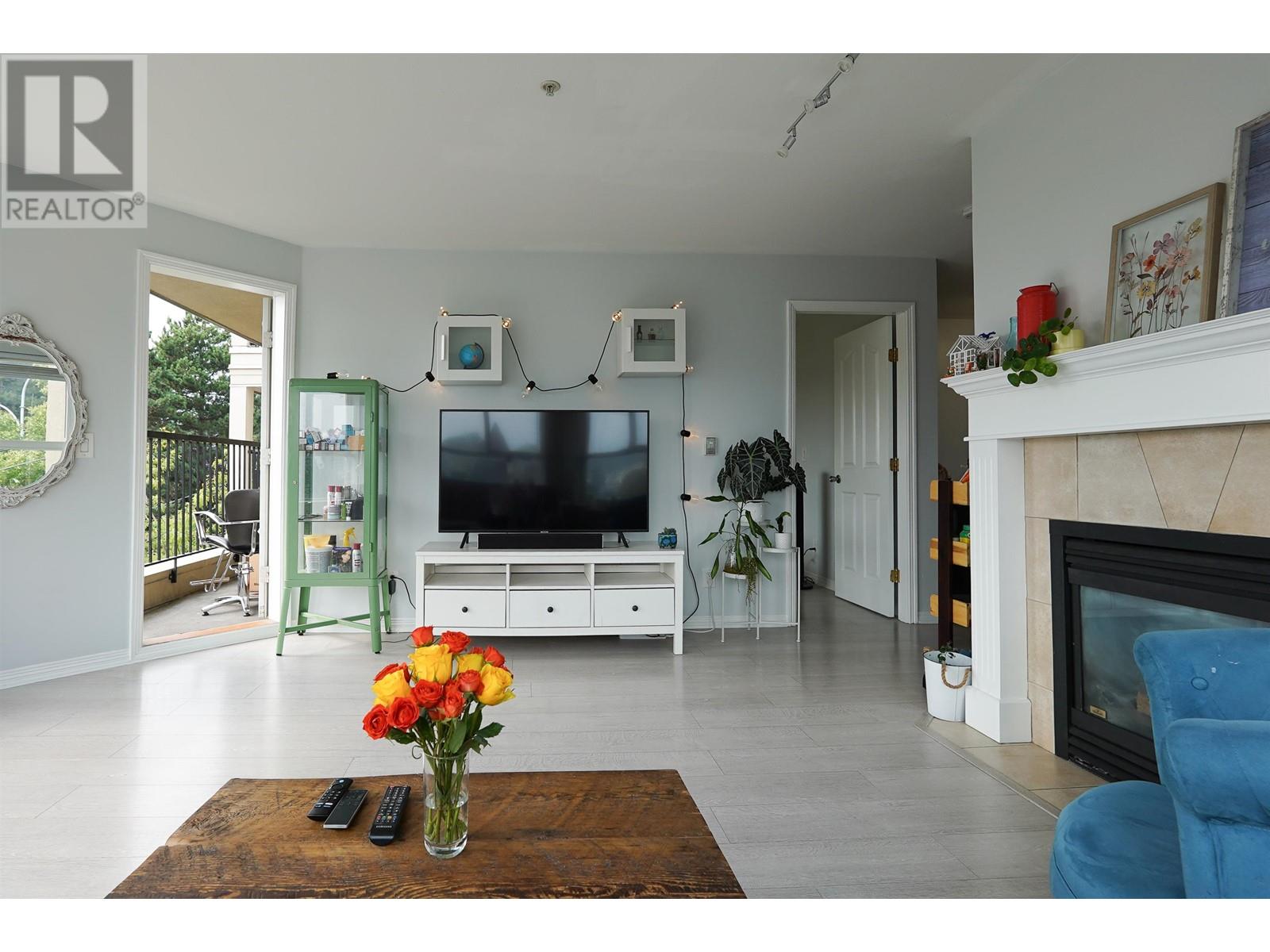 202 202 Mowat Street, New Westminster, British Columbia  V3M 4B2 - Photo 3 - R2809774