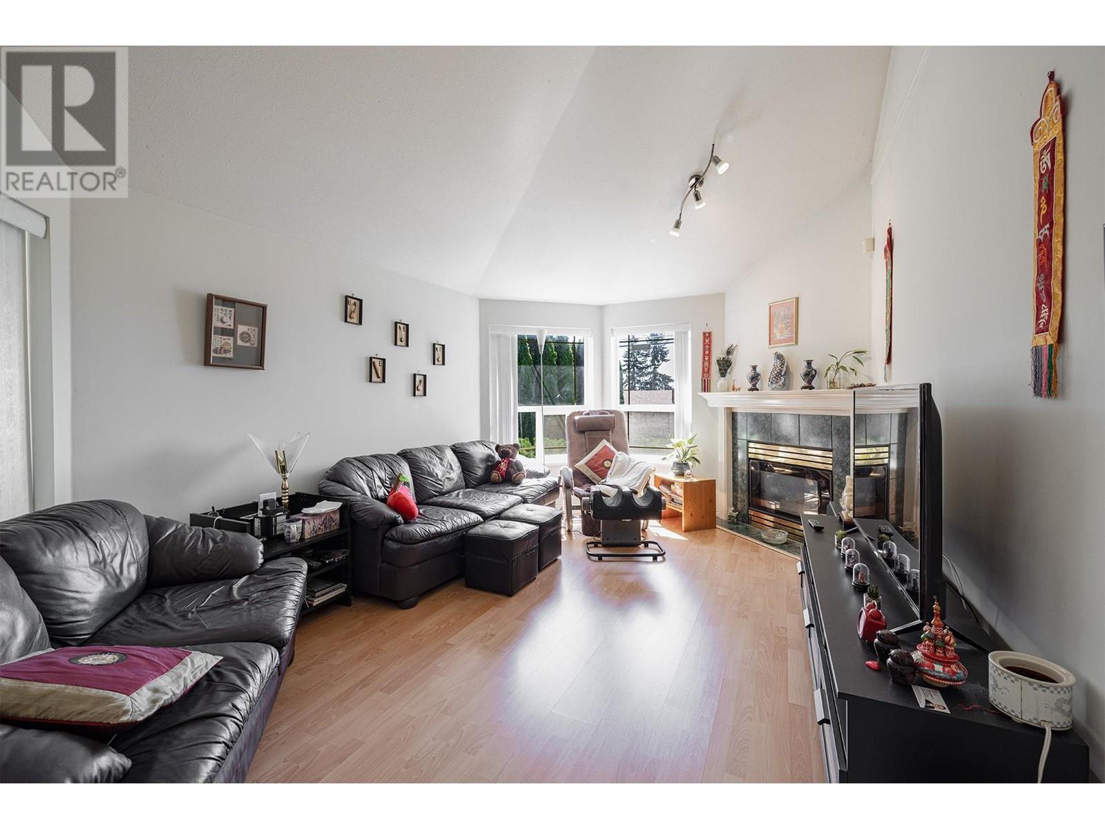 1027 Rochester Avenue, Coquitlam, British Columbia  V3K 2W8 - Photo 4 - R2808267