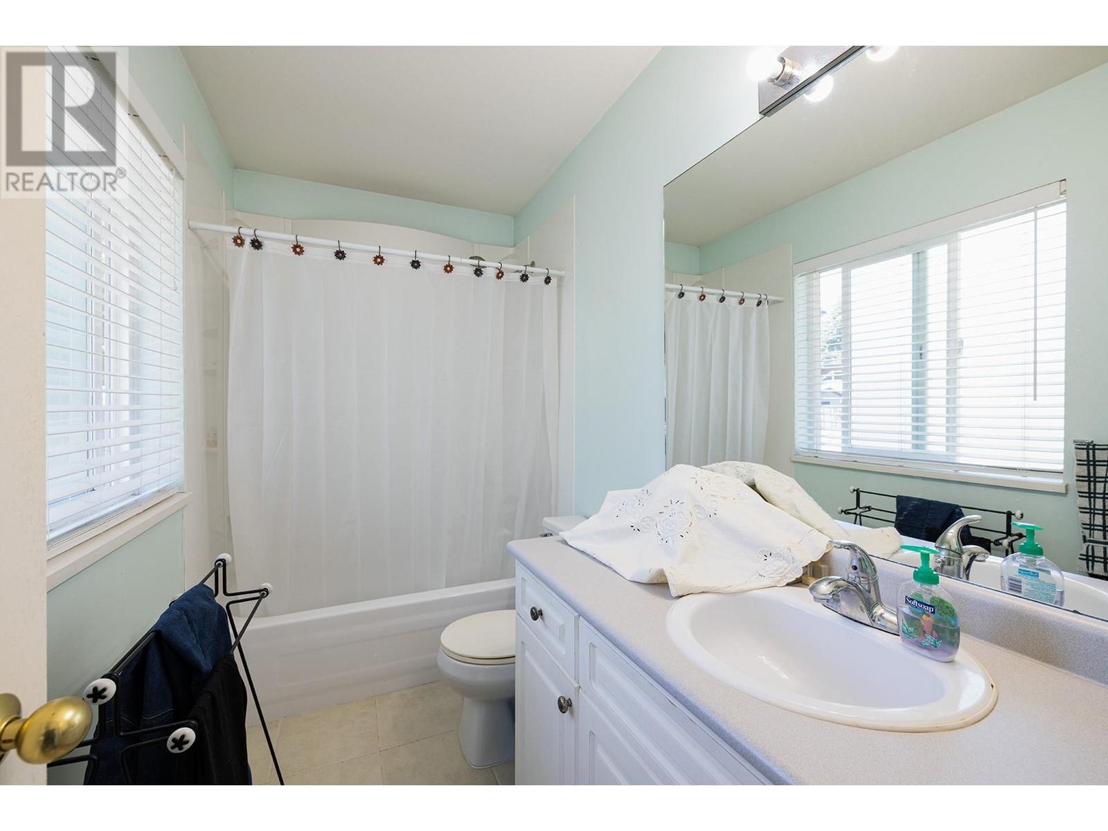 1027 Rochester Avenue, Coquitlam, British Columbia  V3K 2W8 - Photo 14 - R2808267