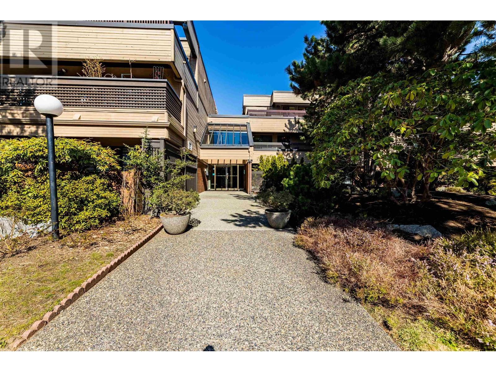 319 333 Wethersfield Drive, Vancouver, British Columbia  V5X 4M9 - Photo 4 - R2810393