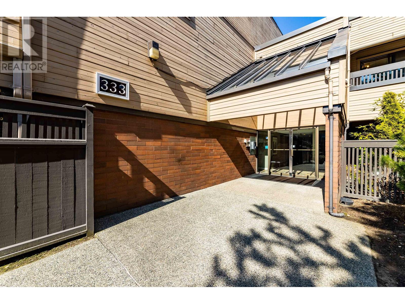 319 333 Wethersfield Drive, Vancouver, British Columbia  V5X 4M9 - Photo 5 - R2810393
