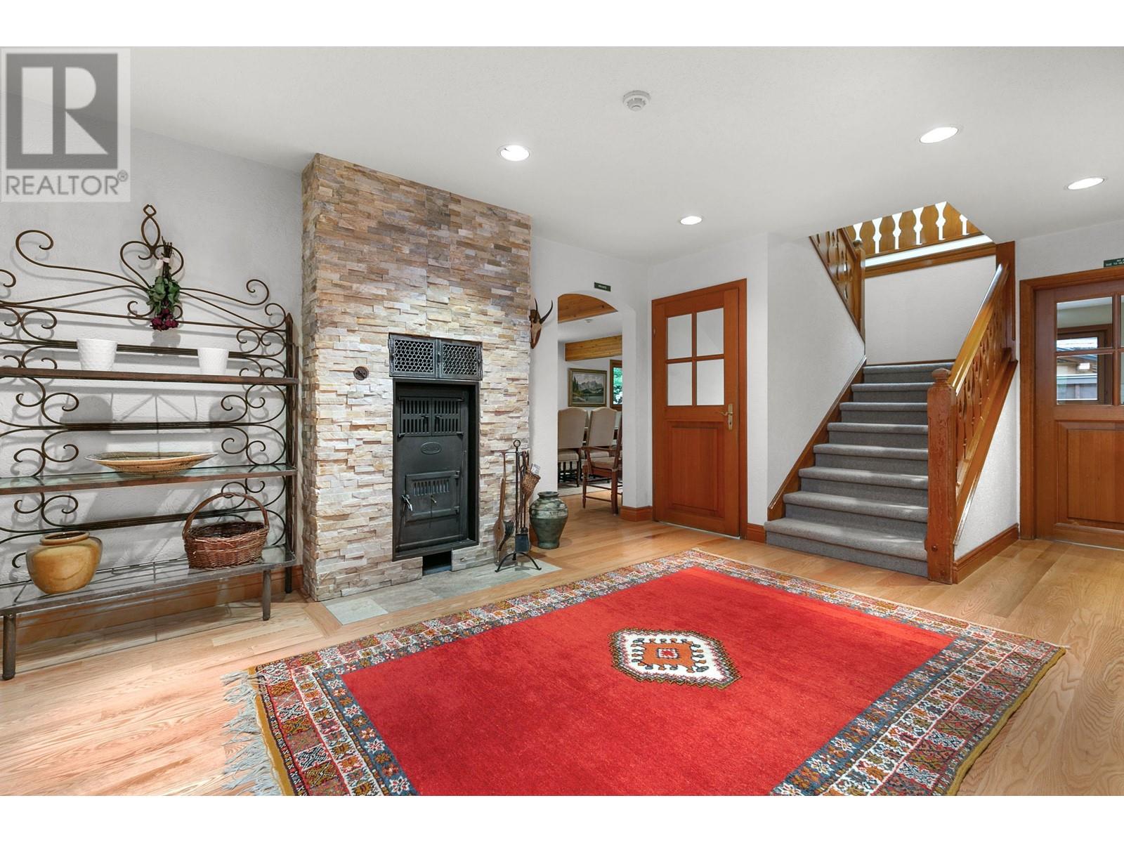 7055 Nesters Road, Whistler, British Columbia  V8E 0E2 - Photo 2 - R2809875