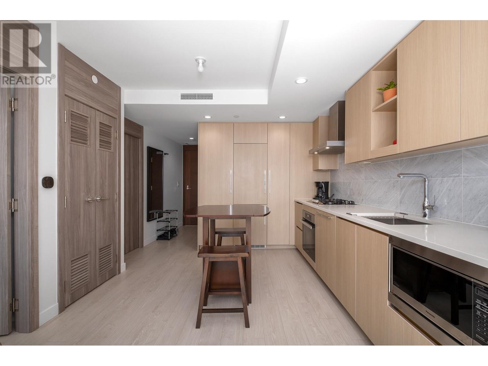 716 1768 Cook Street, Vancouver, British Columbia  V5Y 0N3 - Photo 5 - R2809217