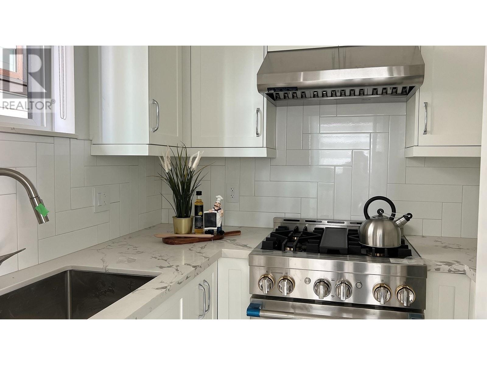 7586 Armstrong Street, Richmond, British Columbia  V6Y 0K5 - Photo 5 - R2810092