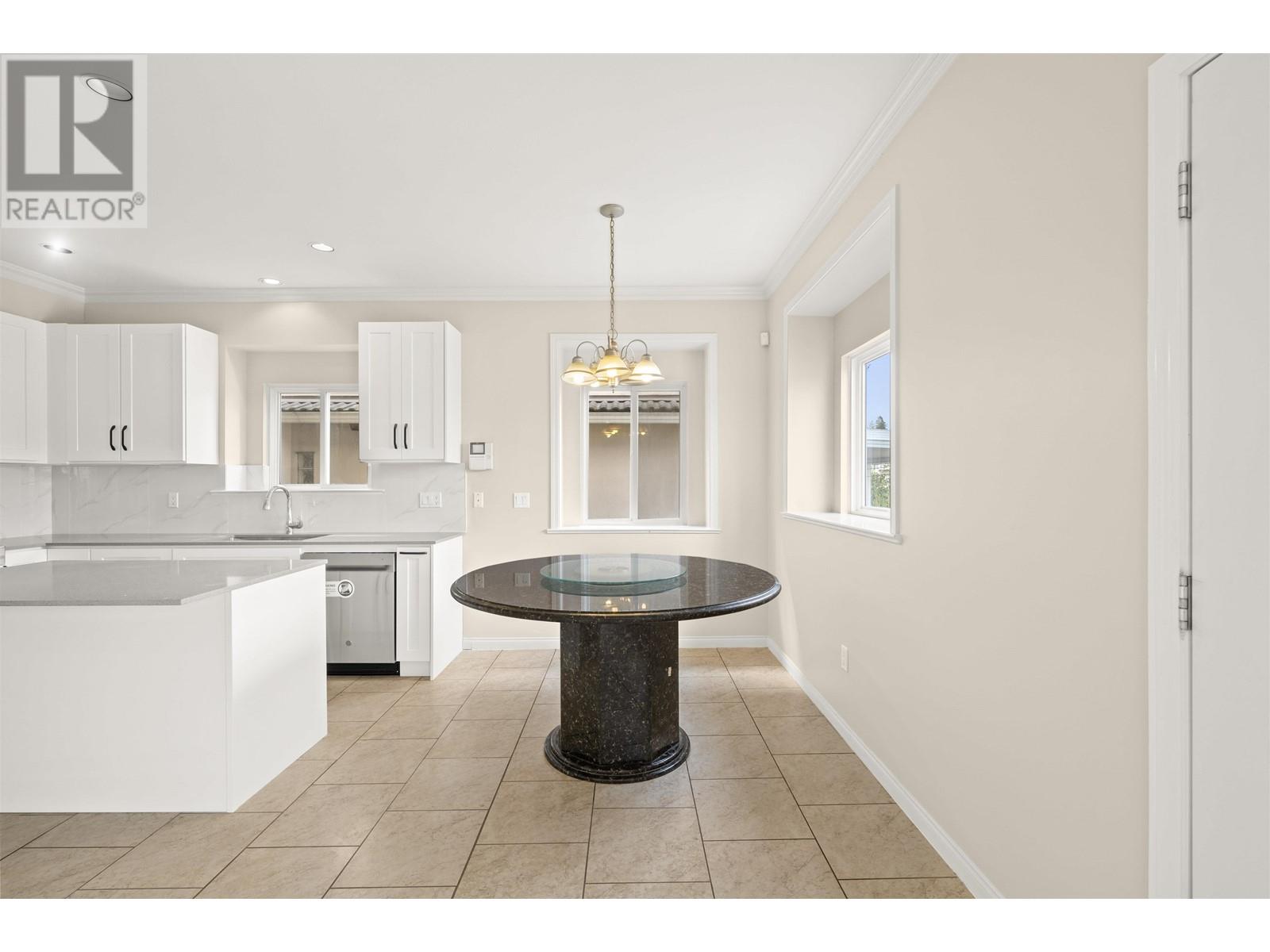 3223 Graveley Street, Vancouver, British Columbia  V5K 3K8 - Photo 6 - R2810223