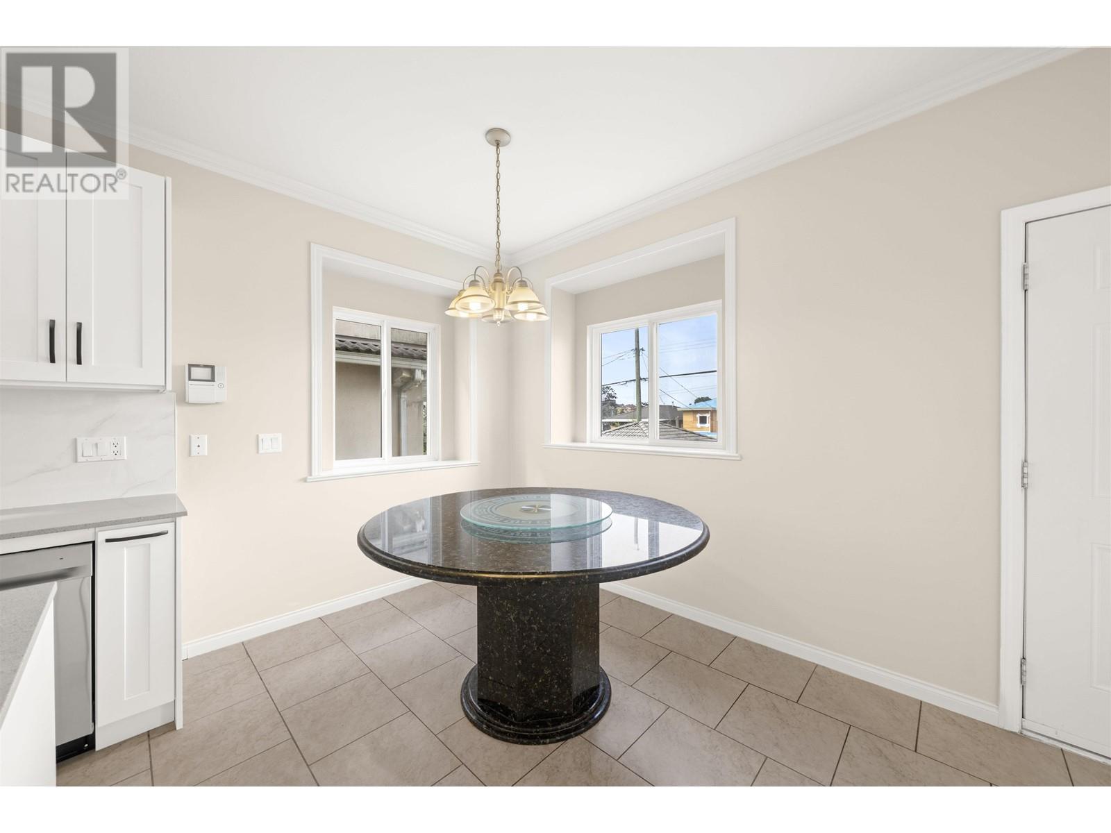 3223 Graveley Street, Vancouver, British Columbia  V5K 3K8 - Photo 10 - R2810223