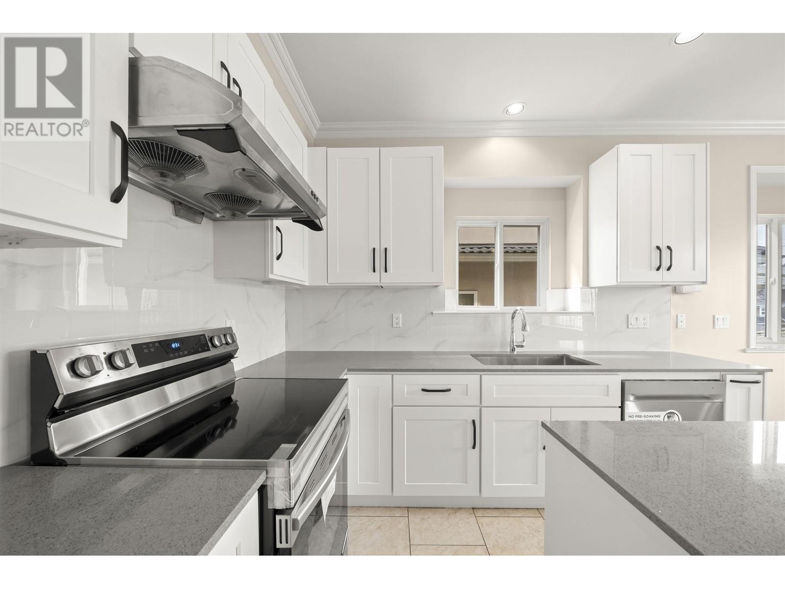 3223 Graveley Street, Vancouver, British Columbia  V5K 3K8 - Photo 9 - R2810223