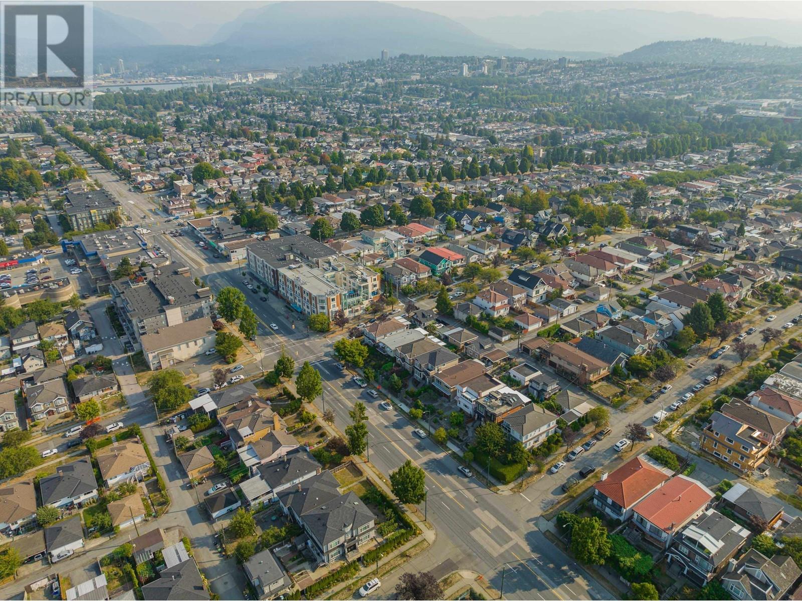 Listing Picture 36 of 40 : 1920 RENFREW STREET, Vancouver / 溫哥華 - 魯藝地產 Yvonne Lu Group - MLS Medallion Club Member