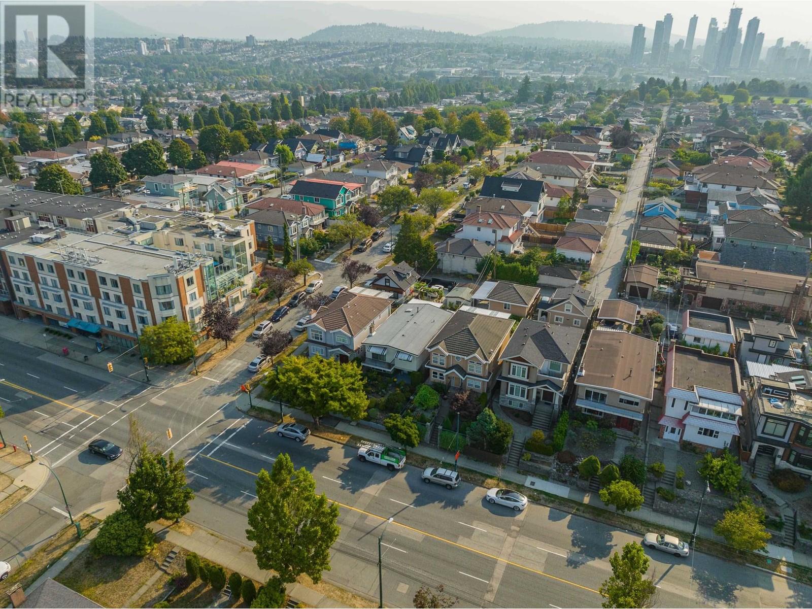 Listing Picture 39 of 40 : 1920 RENFREW STREET, Vancouver / 溫哥華 - 魯藝地產 Yvonne Lu Group - MLS Medallion Club Member