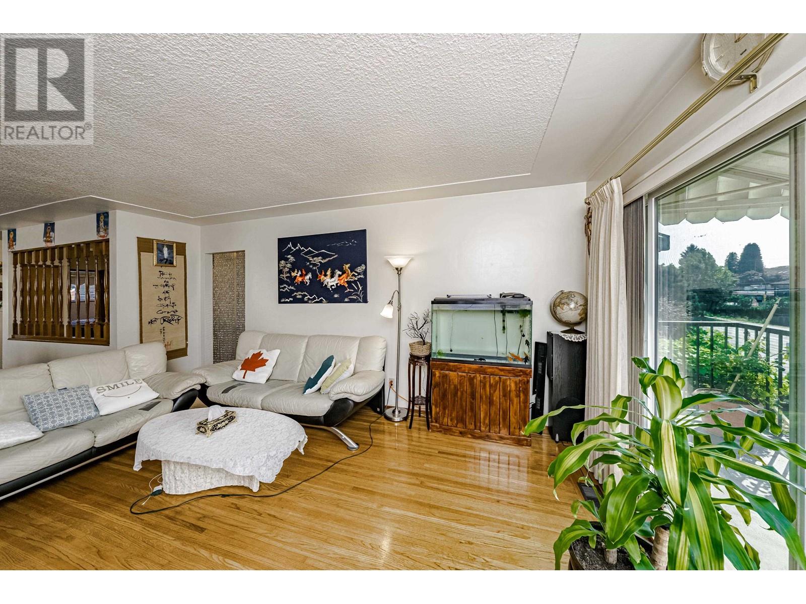 Listing Picture 6 of 40 : 1920 RENFREW STREET, Vancouver / 溫哥華 - 魯藝地產 Yvonne Lu Group - MLS Medallion Club Member