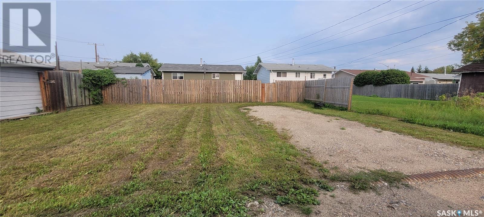 703 3rd Street E, Meadow Lake, Saskatchewan  S9X 1H6 - Photo 18 - SK942964