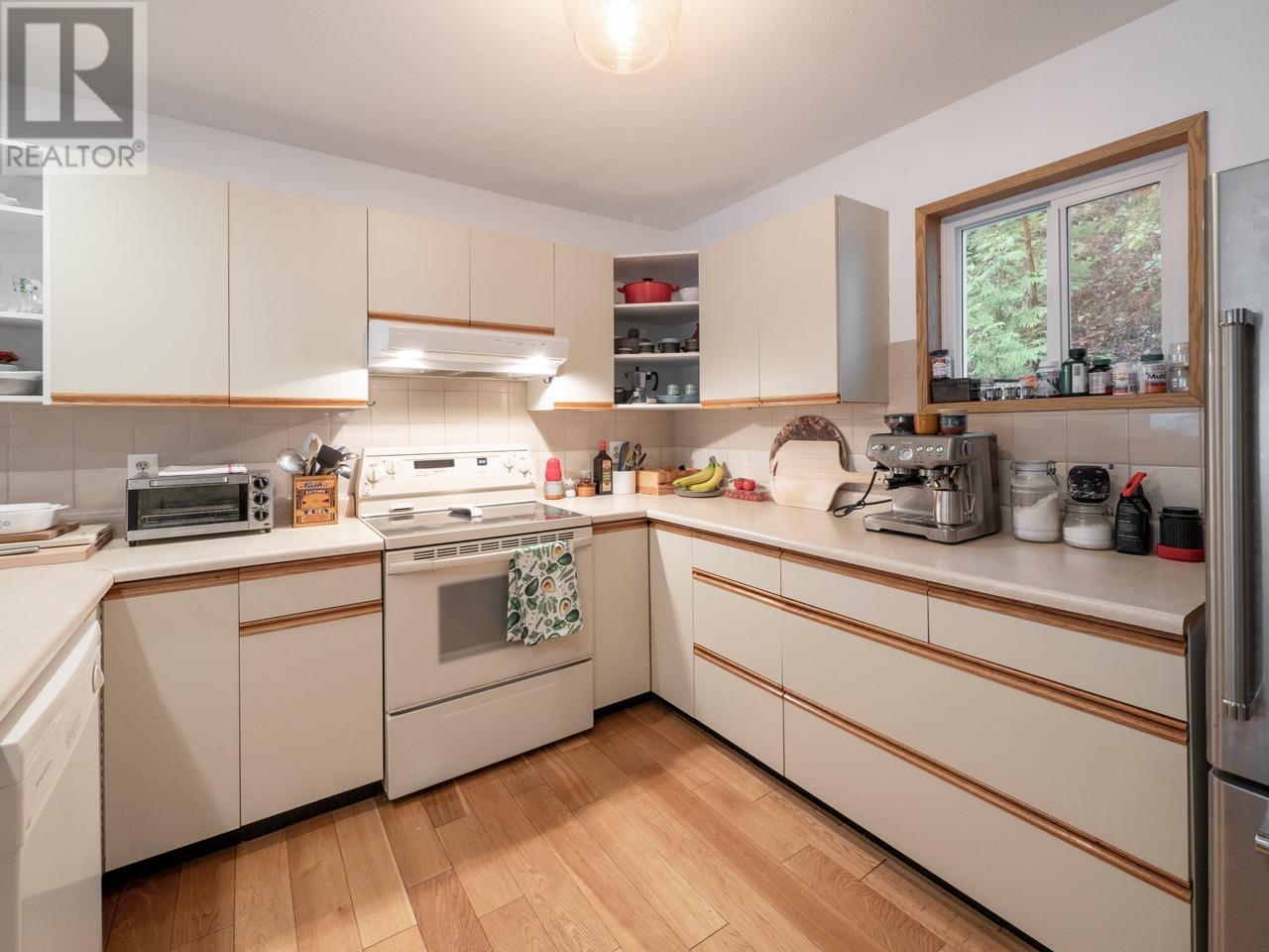 2 5471 Secret Cove Road, Halfmoon Bay, British Columbia  V7Z 1G8 - Photo 10 - R2810489