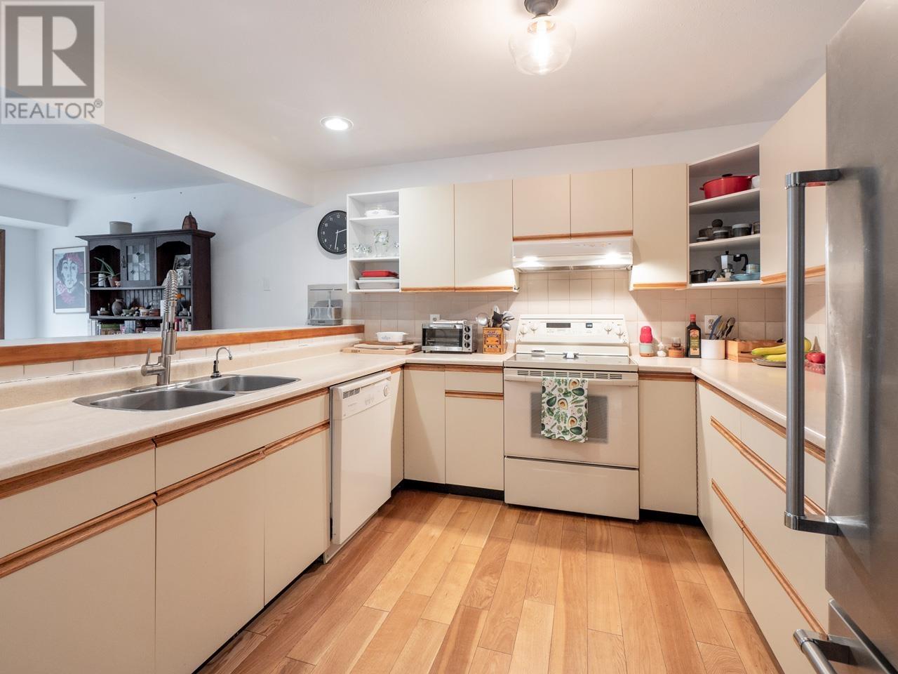 2 5471 Secret Cove Road, Halfmoon Bay, British Columbia  V7Z 1G8 - Photo 11 - R2810489