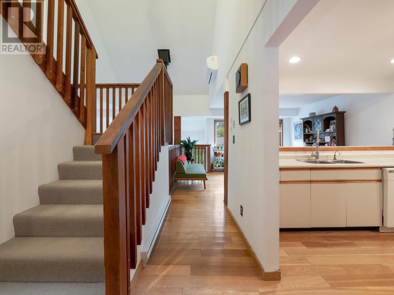 2 5471 Secret Cove Road, Halfmoon Bay, British Columbia  V7Z 1G8 - Photo 8 - R2810489