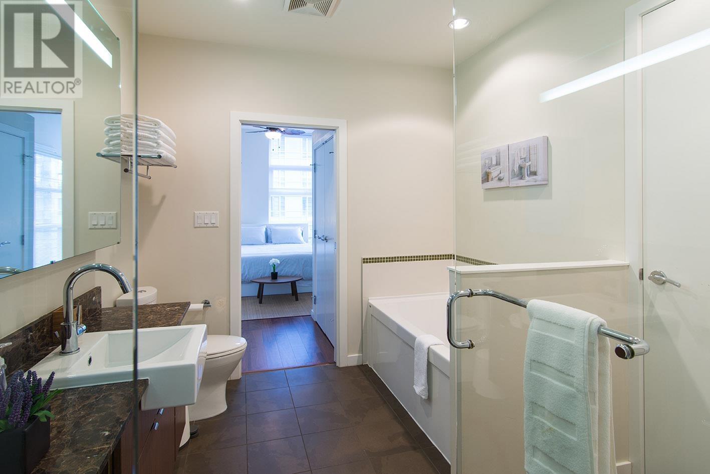 705 1205 Howe Street, Vancouver, British Columbia  V6Z 0B2 - Photo 3 - R2810067