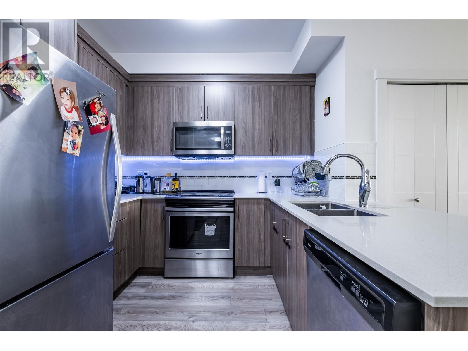 401 22577 Royal Crescent, Maple Ridge, British Columbia  V2X 2M2 - Photo 10 - R2810463
