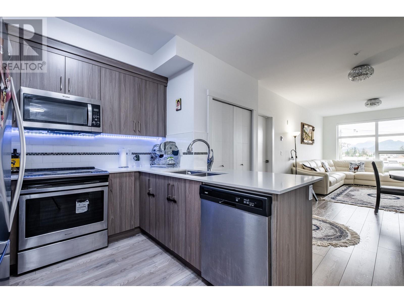 401 22577 Royal Crescent, Maple Ridge, British Columbia  V2X 2M2 - Photo 11 - R2810463