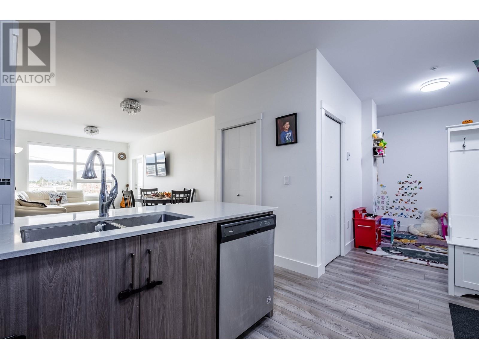 401 22577 Royal Crescent, Maple Ridge, British Columbia  V2X 2M2 - Photo 12 - R2810463