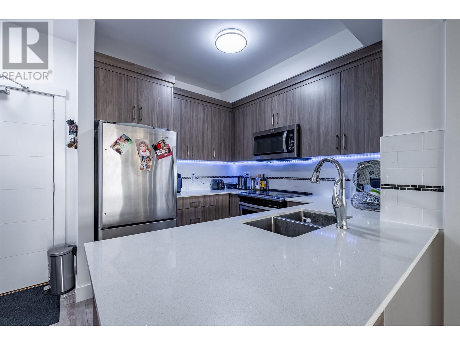 401 22577 Royal Crescent, Maple Ridge, British Columbia  V2X 2M2 - Photo 9 - R2810463