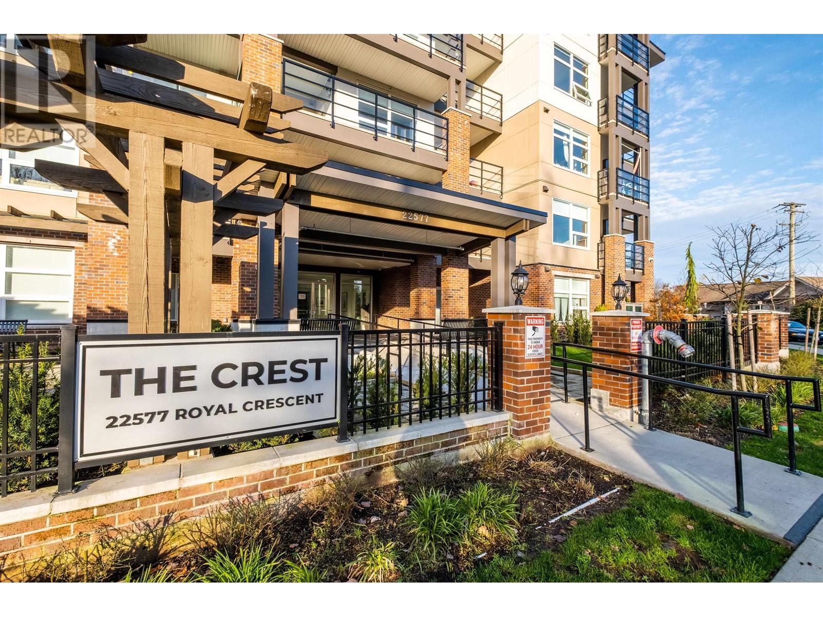 401 22577 Royal Crescent, Maple Ridge, British Columbia  V2X 2M2 - Photo 2 - R2810463