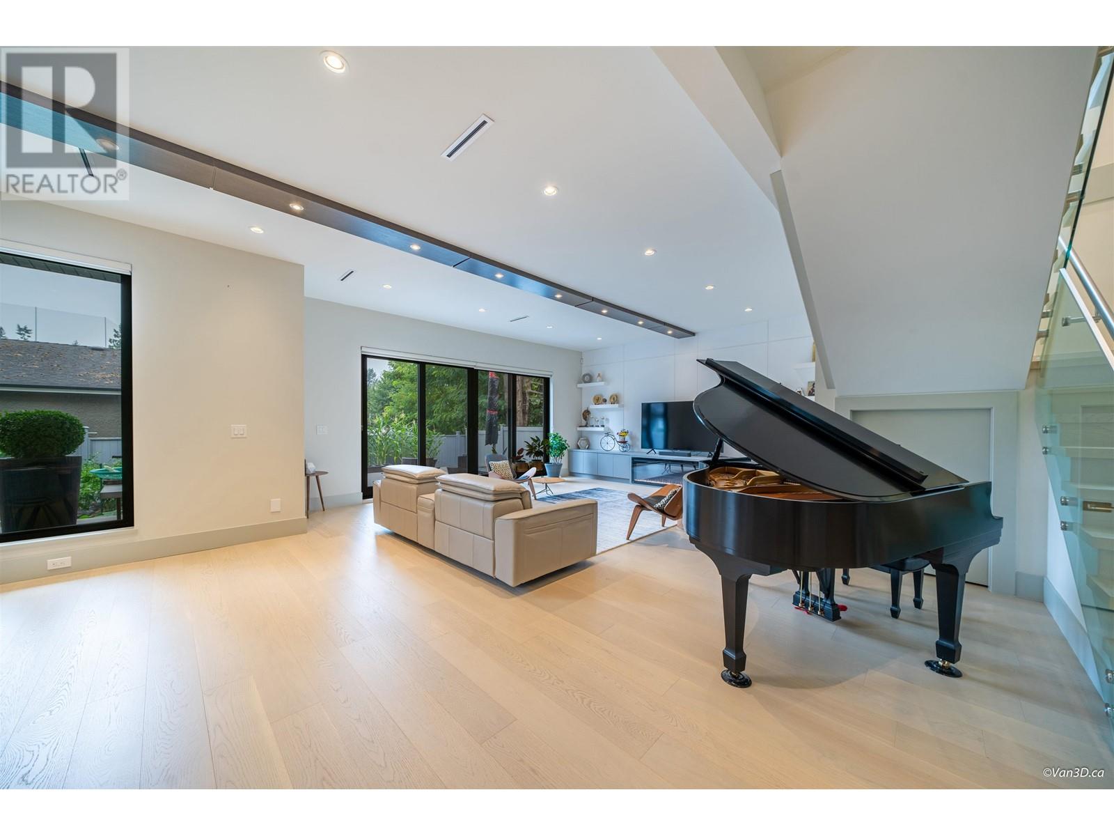 720 Ivy Avenue, Coquitlam, British Columbia  V3J 2J2 - Photo 9 - R2810482