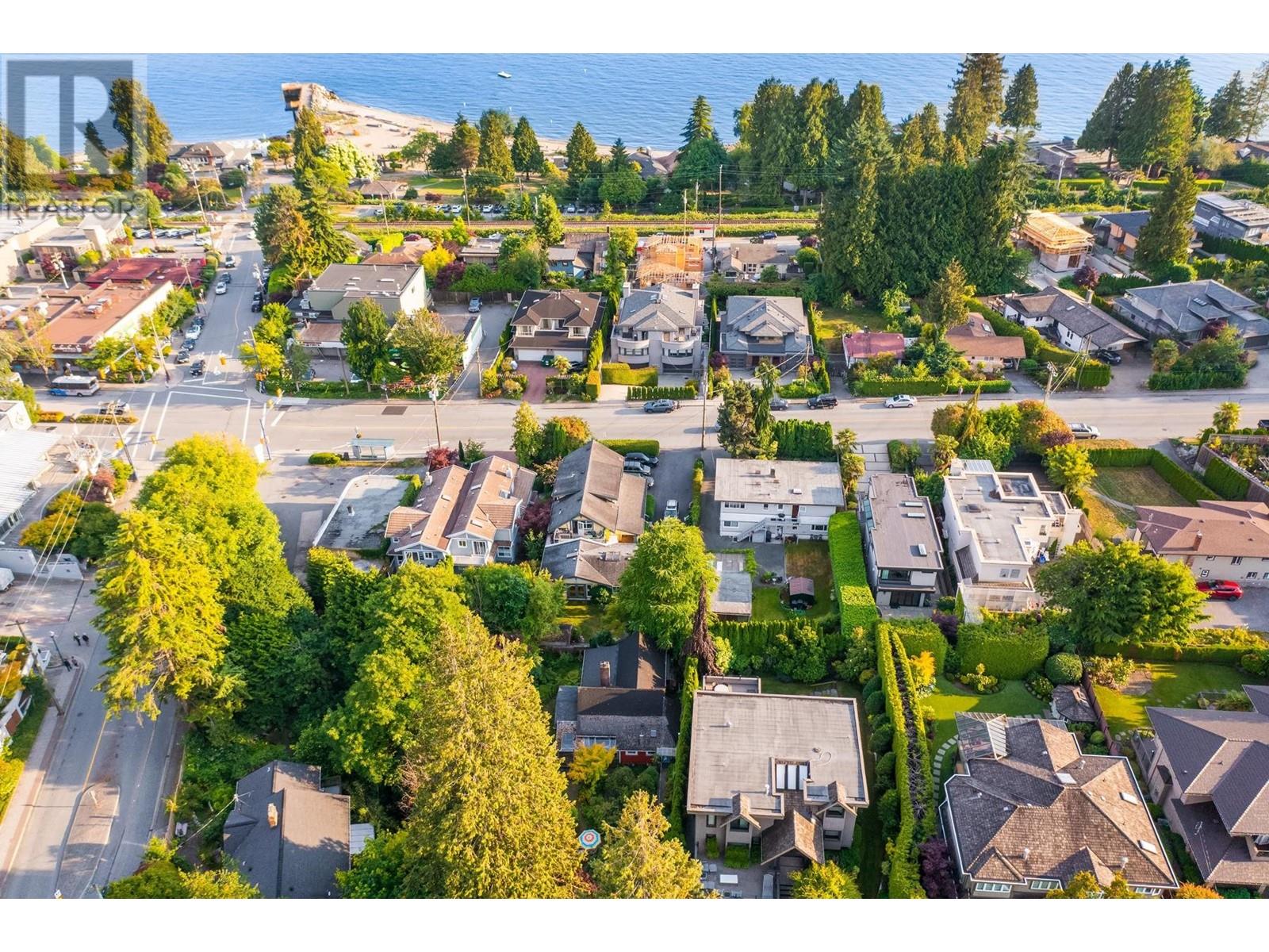 2512 Haywood Avenue, West Vancouver, British Columbia  V7V 1Y4 - Photo 7 - R2794794