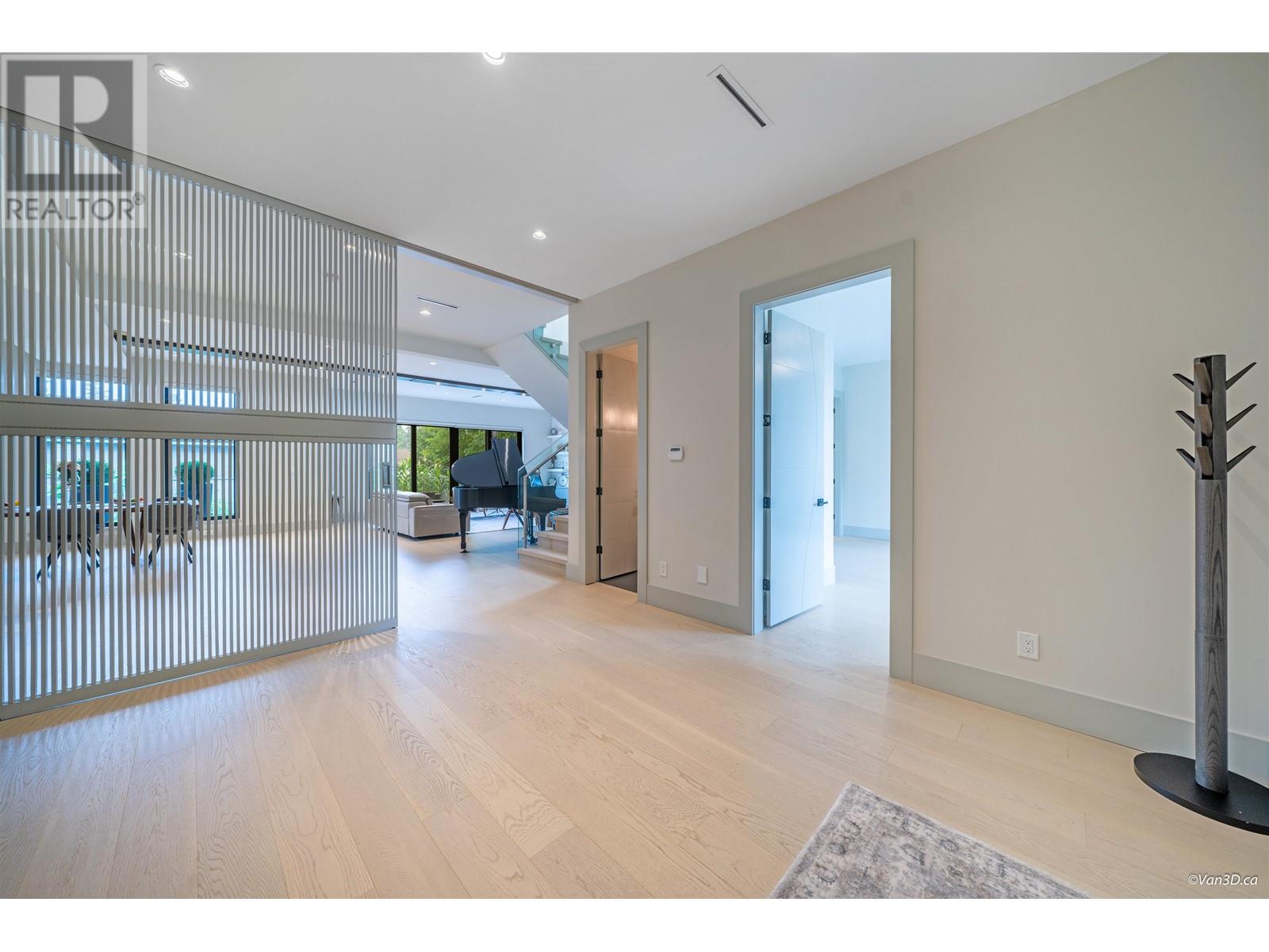 720 Ivy Avenue, Coquitlam, British Columbia  V3J 2J2 - Photo 6 - R2810482